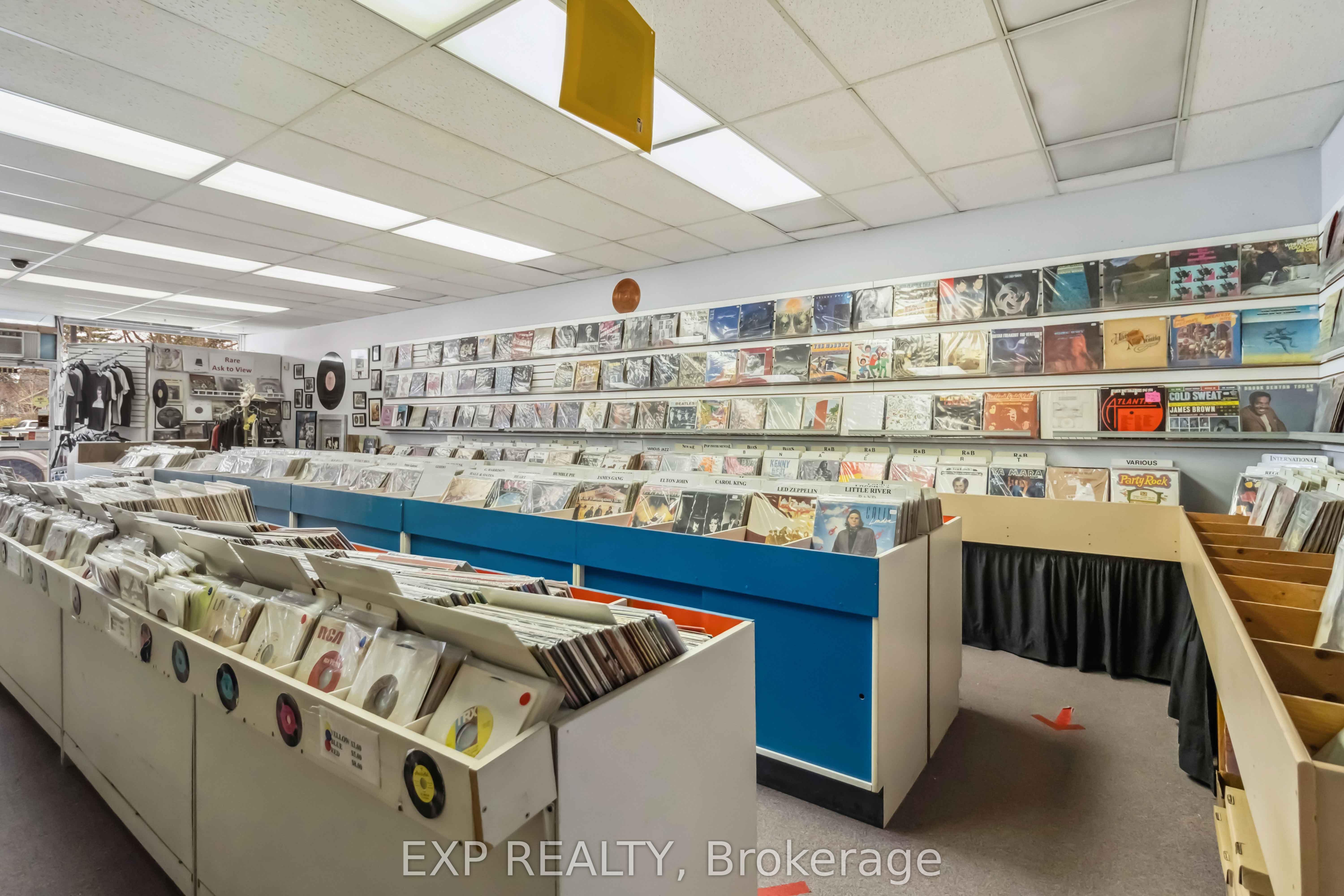 #main - 257 Lakeshore Road Property Photo 23