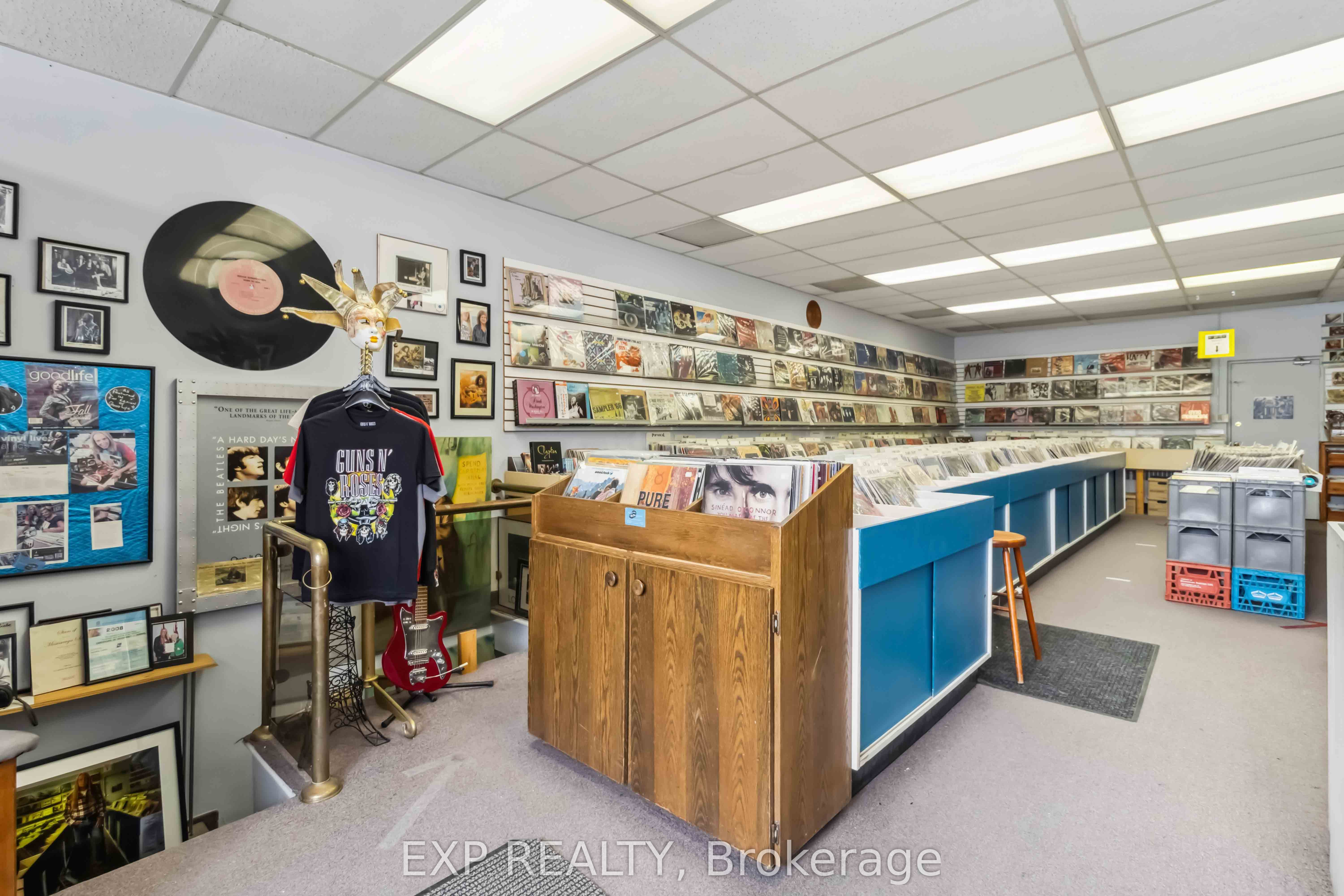 #main - 257 Lakeshore Road Property Photo 24