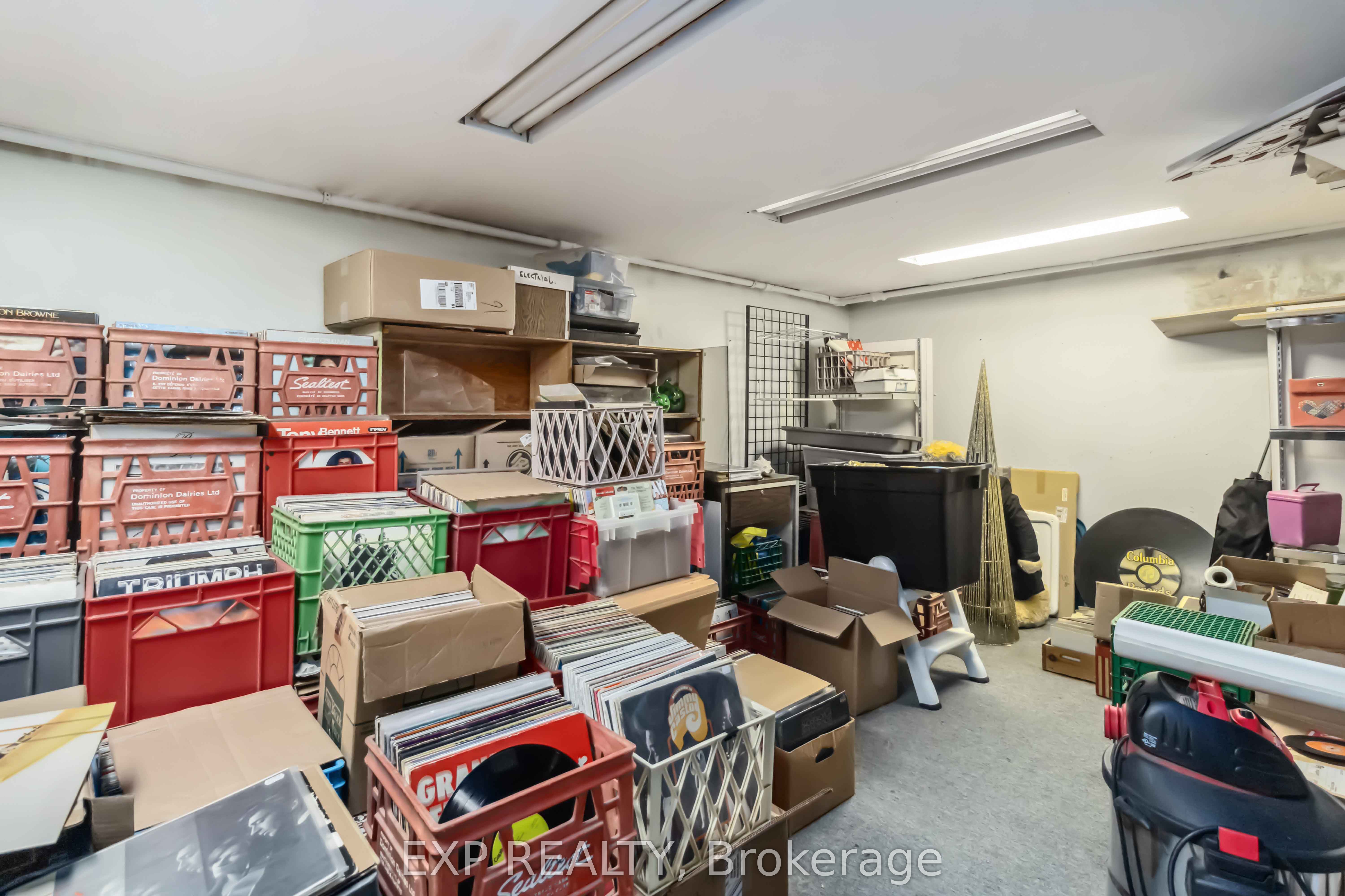 #main - 257 Lakeshore Road Property Photo 29