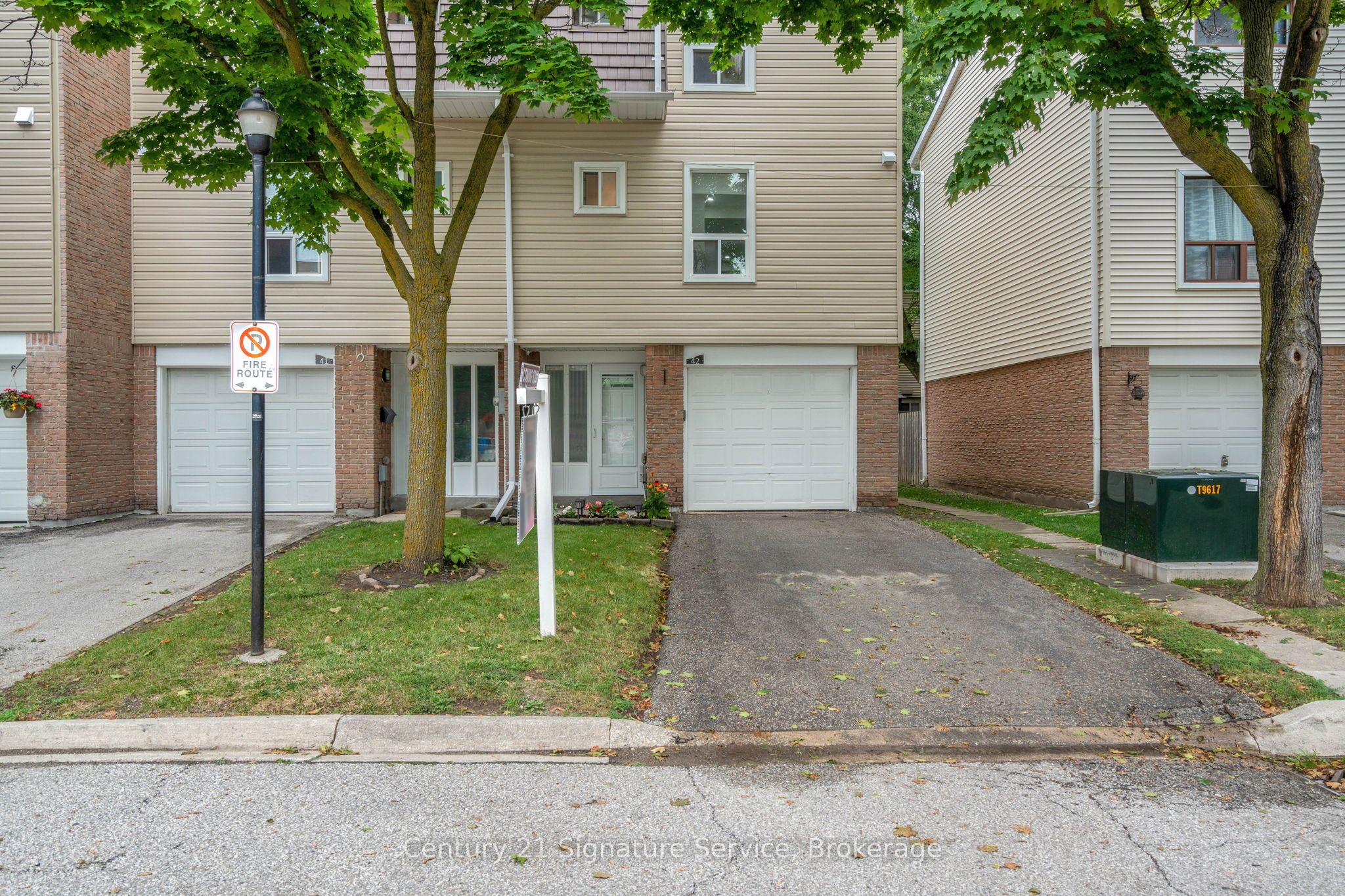 42 Ellis Drive Property Photo 1