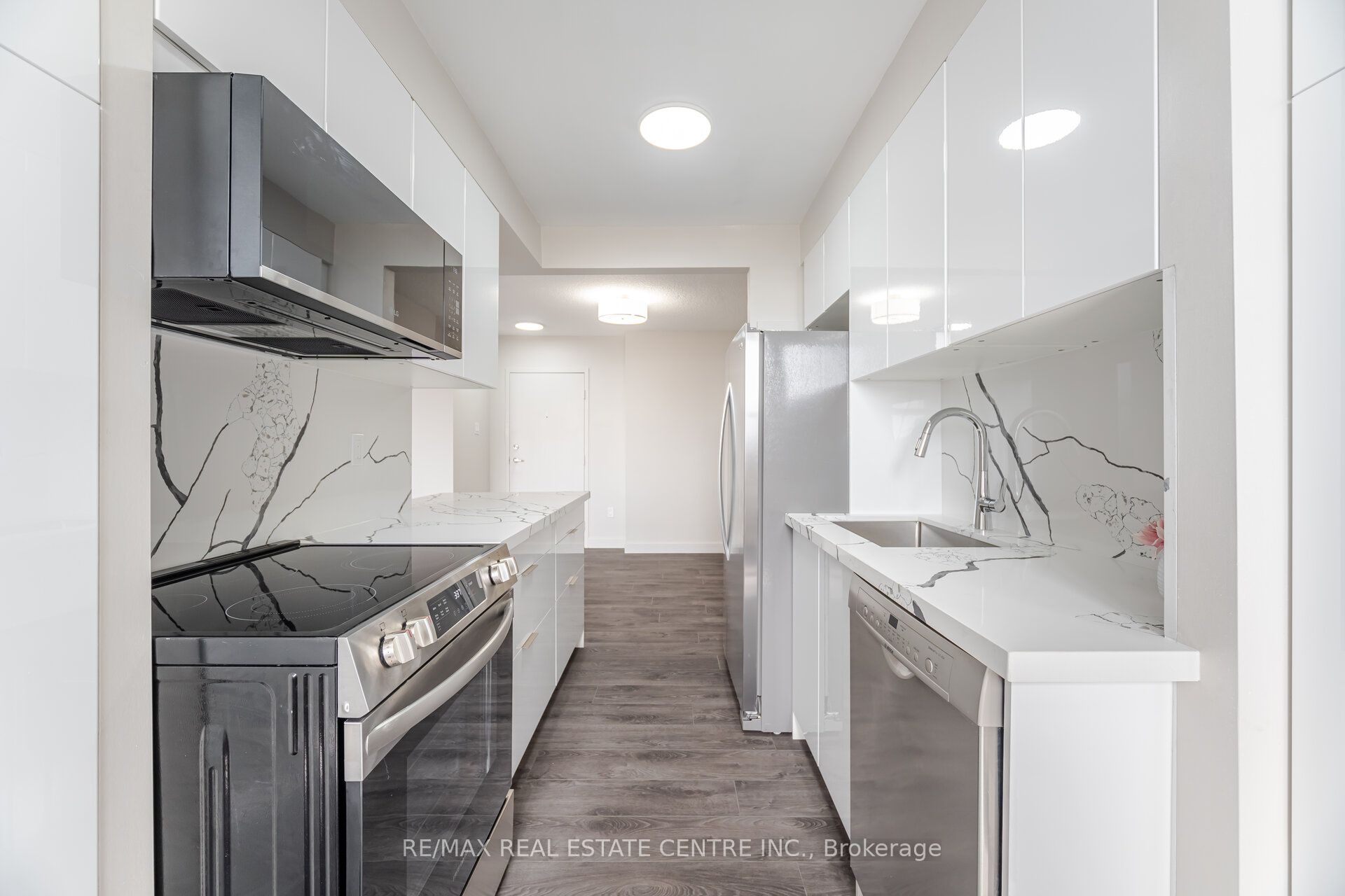 1615 Bloor Street 1111 Property Photo 1