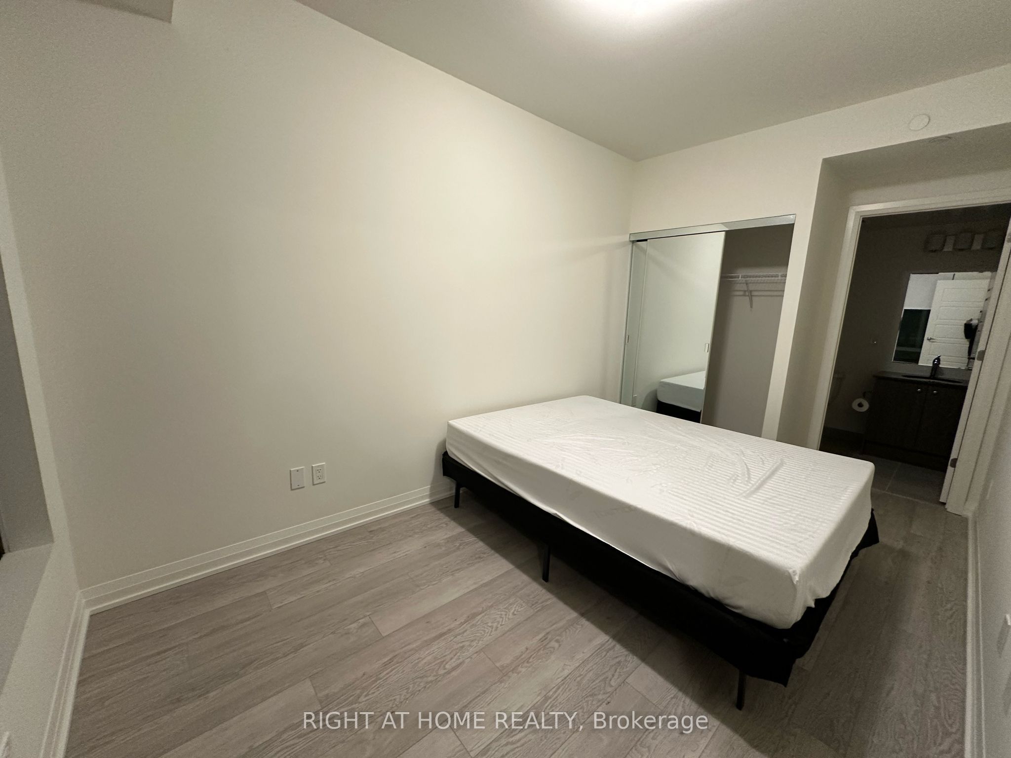 3006 William Cutmore Boulevard 520 Property Photo 5
