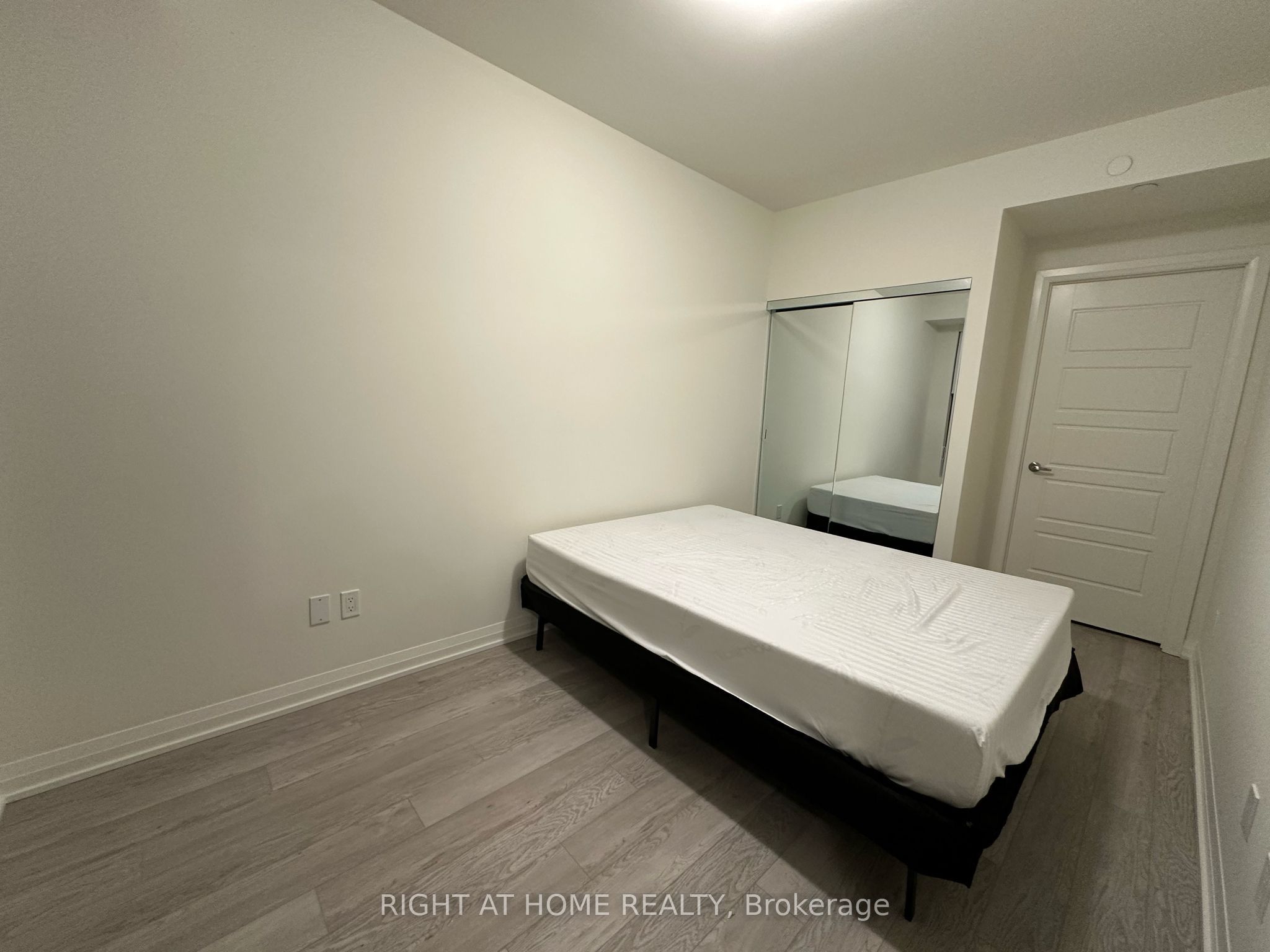 3006 William Cutmore Boulevard 520 Property Photo 6