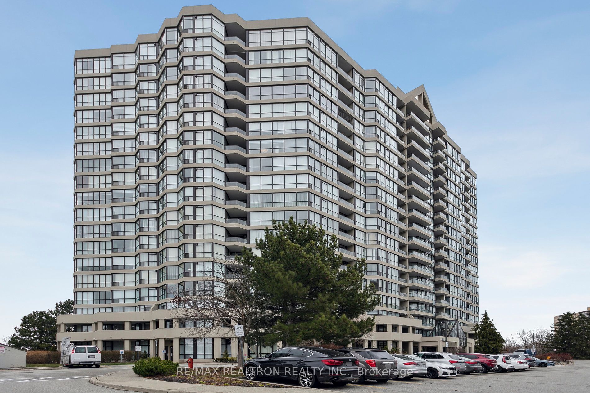 #1017 - 5 Rowntree Road Property Photo 1