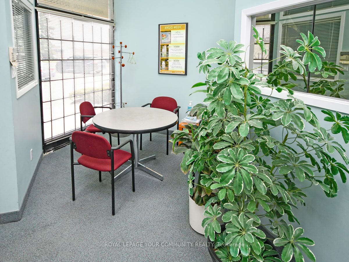 #3 - 800 Petrolia Road Property Photo 4
