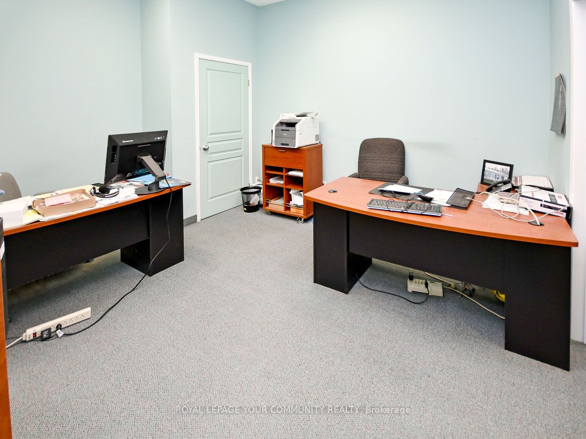 #3 - 800 Petrolia Road Property Photo 6