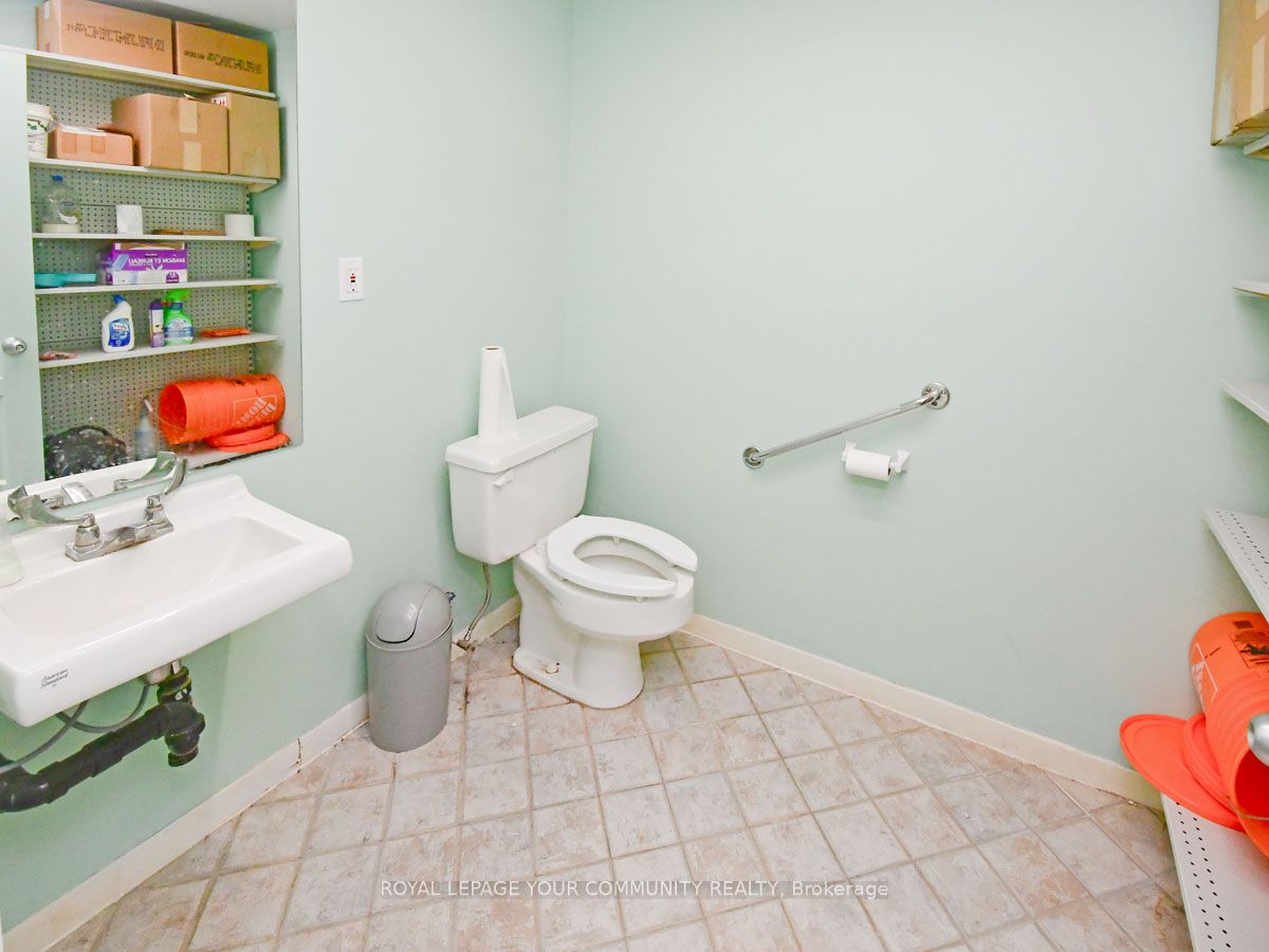 #3 - 800 Petrolia Road Property Photo 8