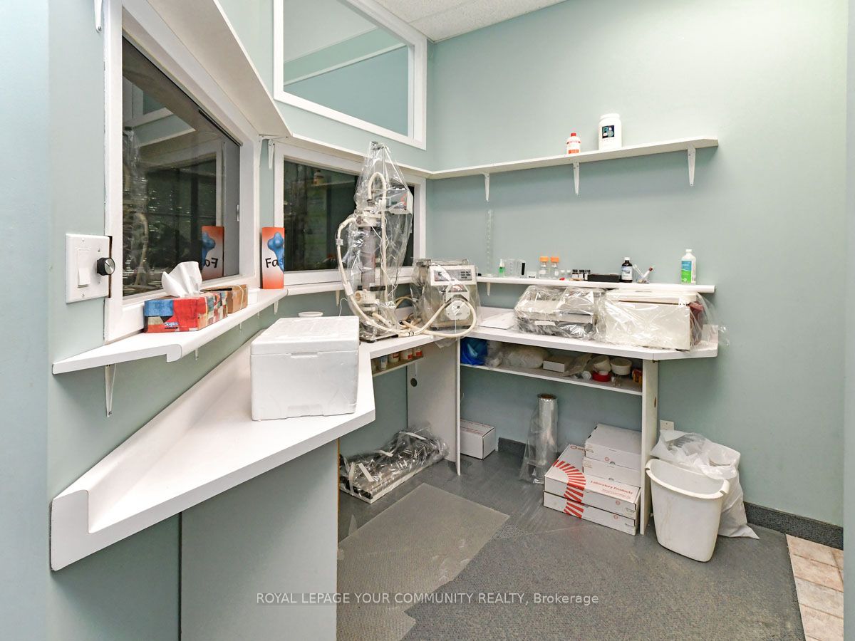 #3 - 800 Petrolia Road Property Photo 10