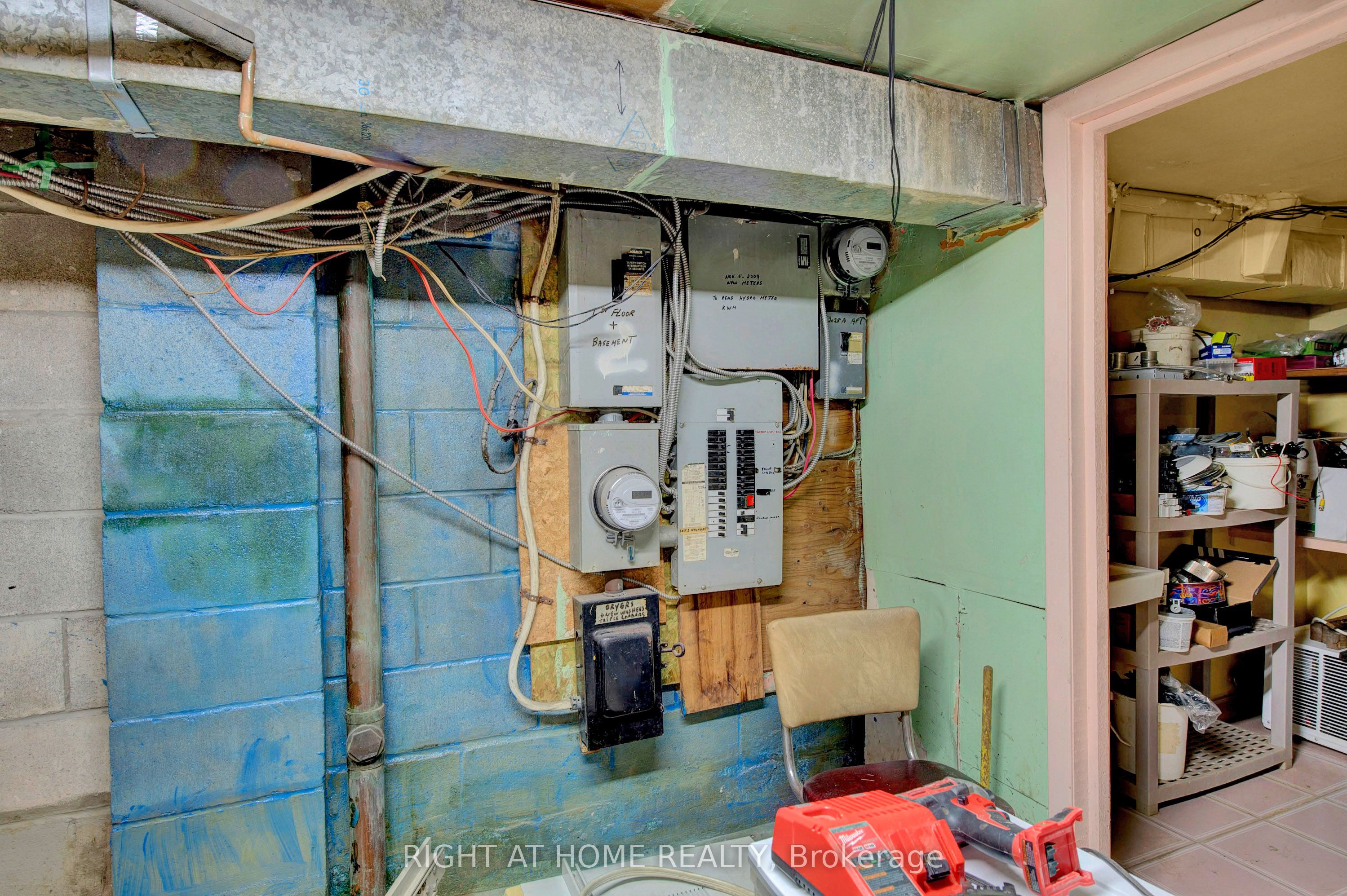 2025 Dufferin Street Property Photo 10