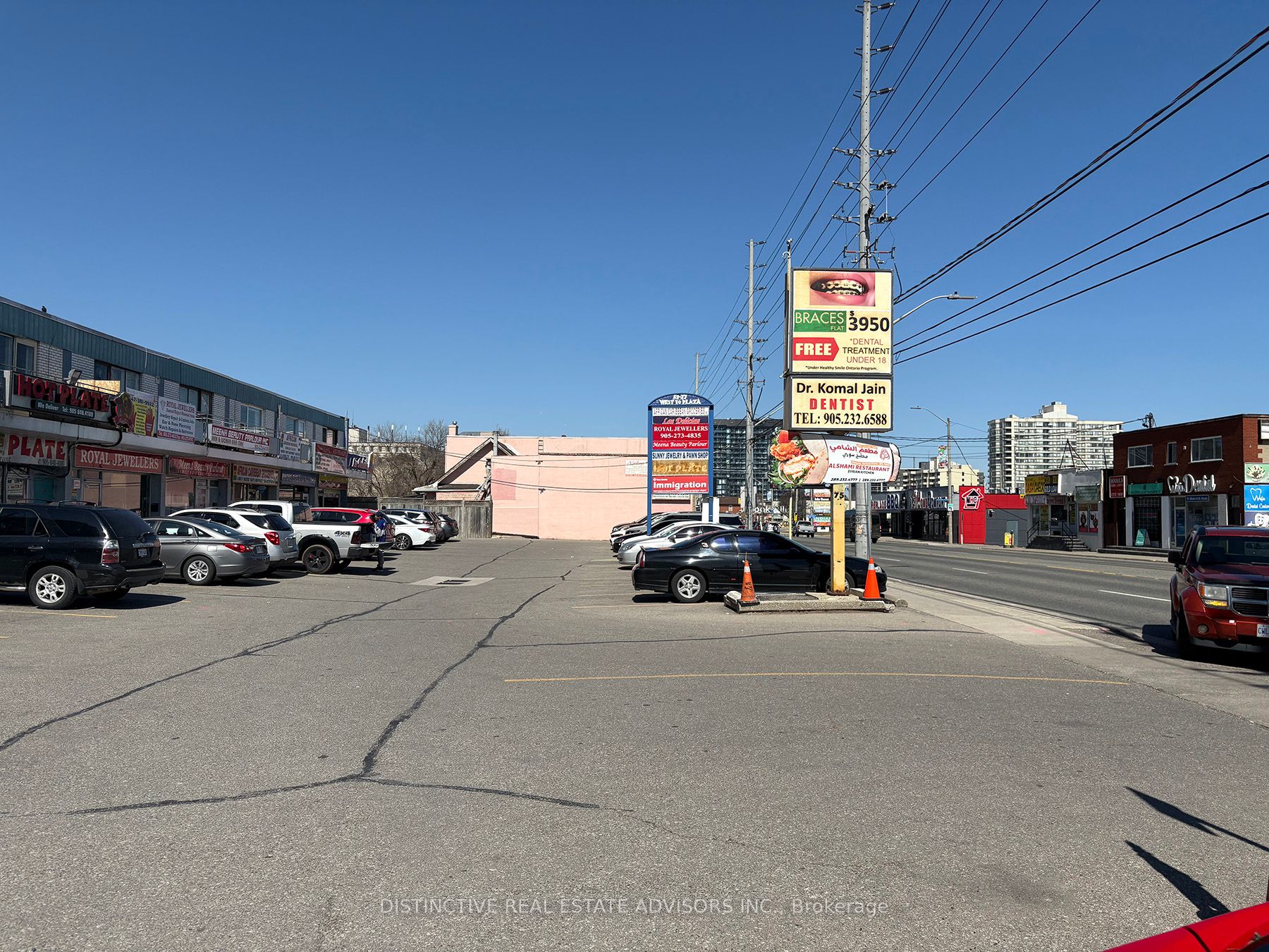 65 Dundas St W Property Photo 4