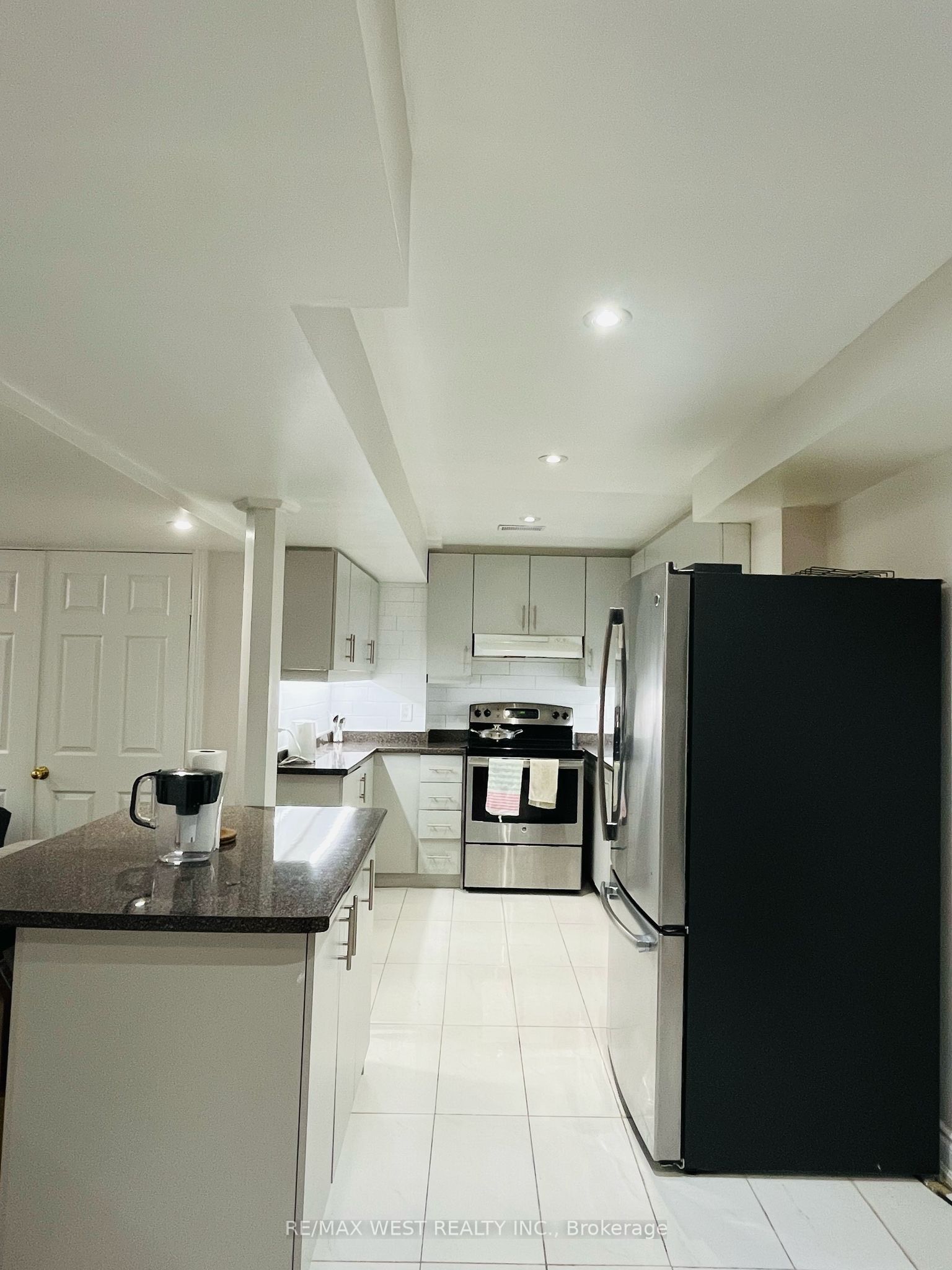 76 LEXINGTON Road Property Photo 1