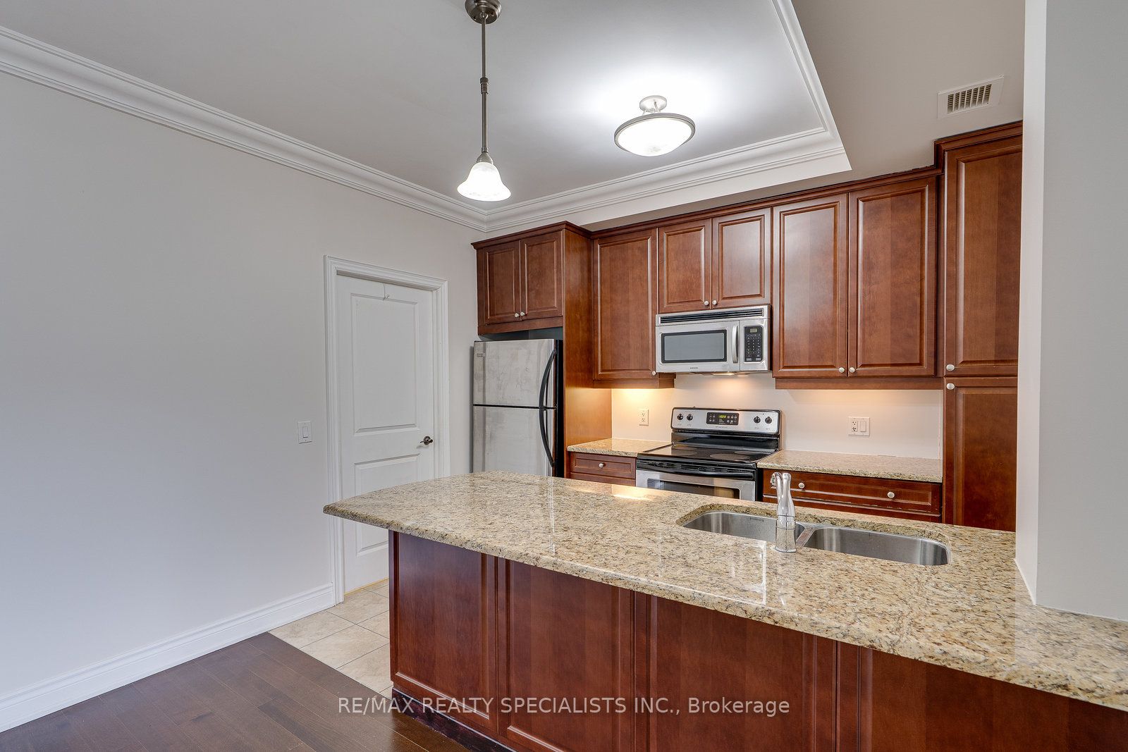 60 Ann Street 401 Property Photo 14