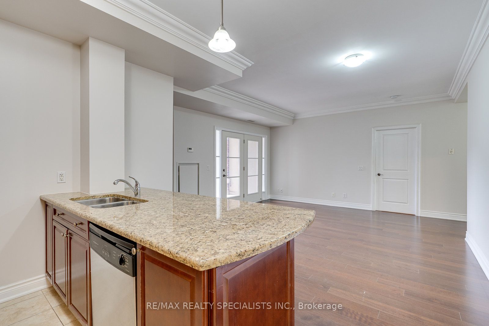 60 Ann Street 401 Property Photo 17