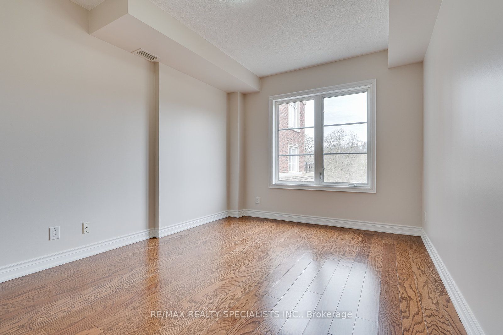 60 Ann Street 401 Property Photo 22