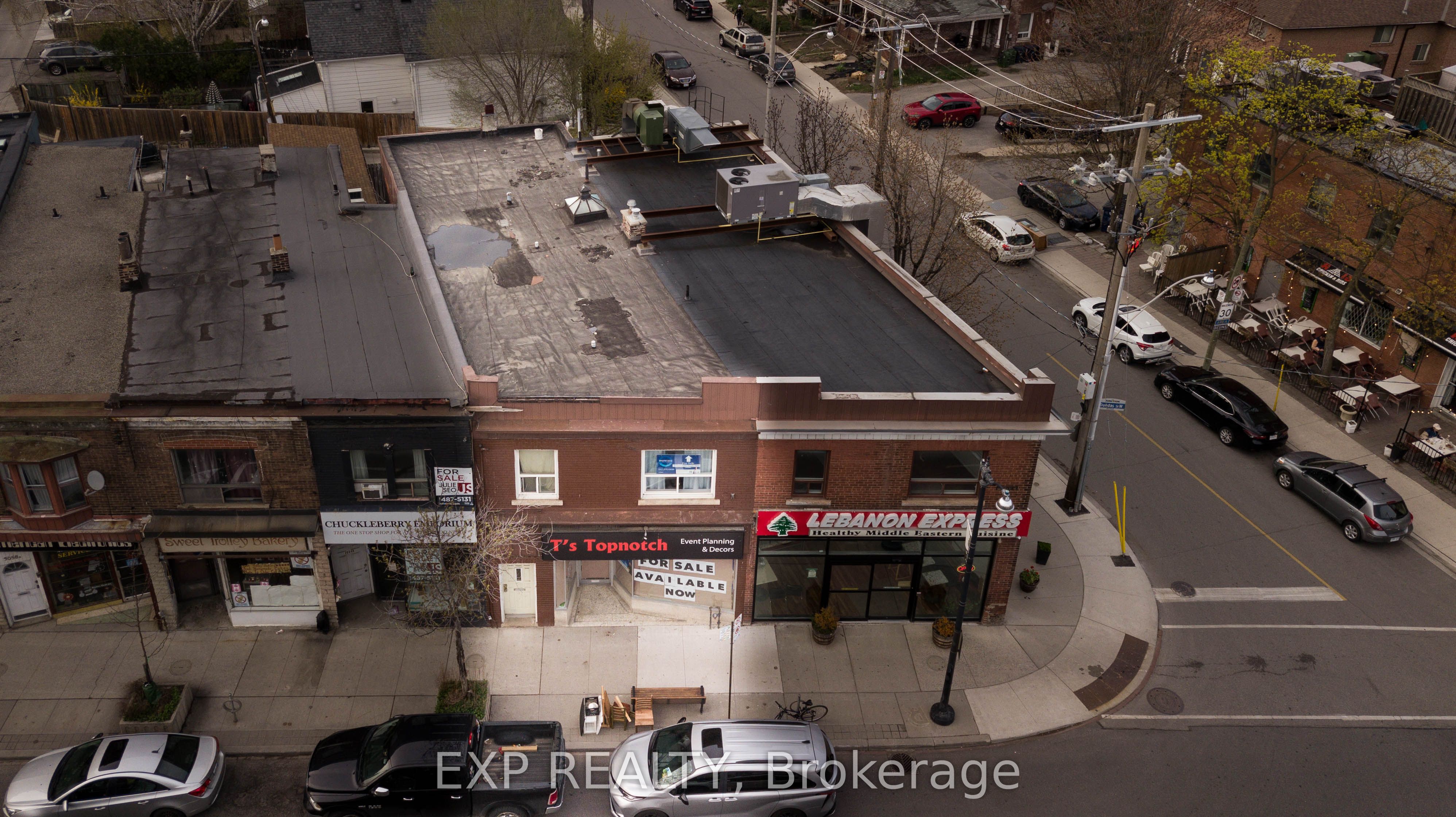 3052 Dundas Street Property Photo 1