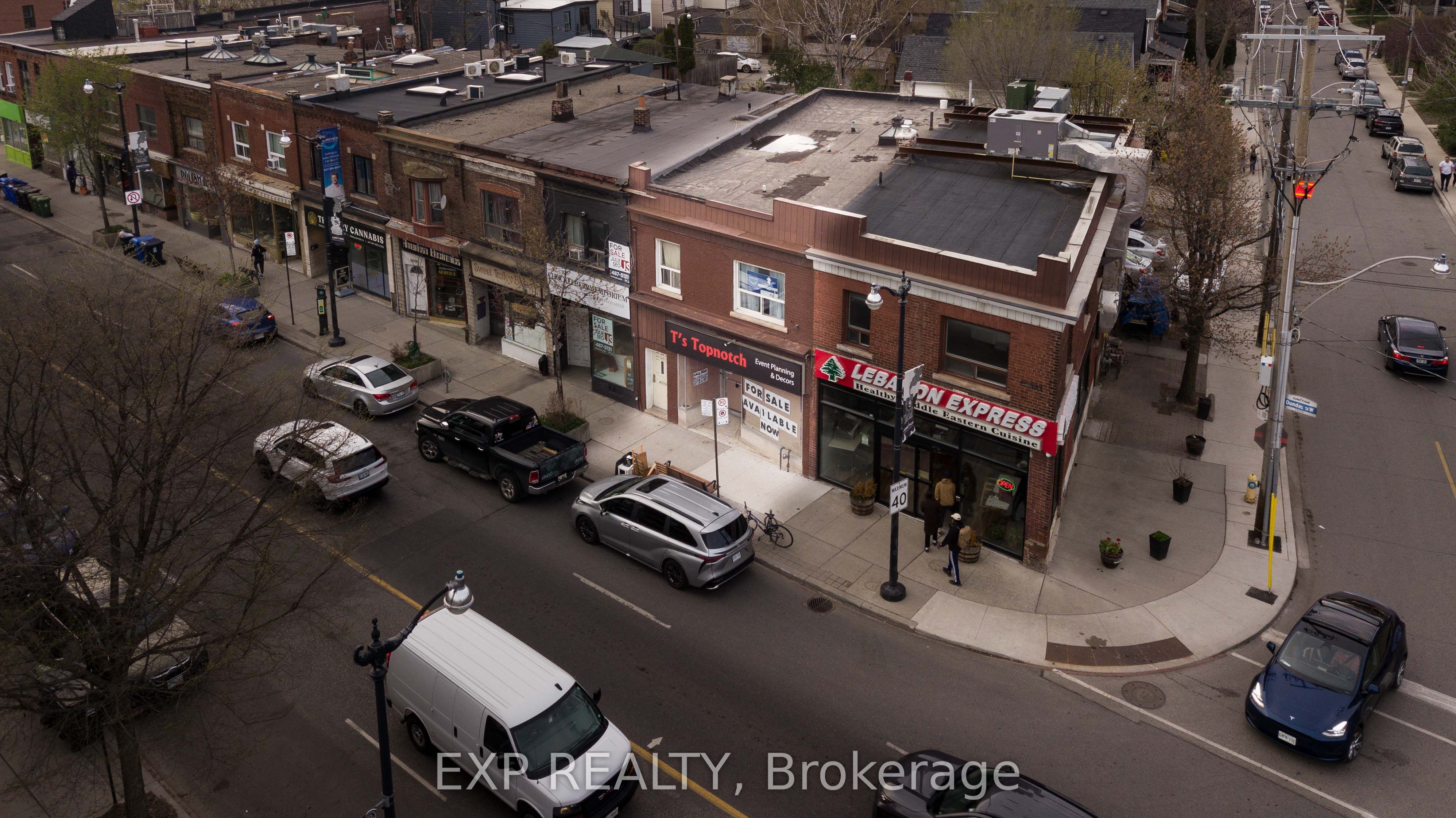 3052 Dundas Street Property Photo 3