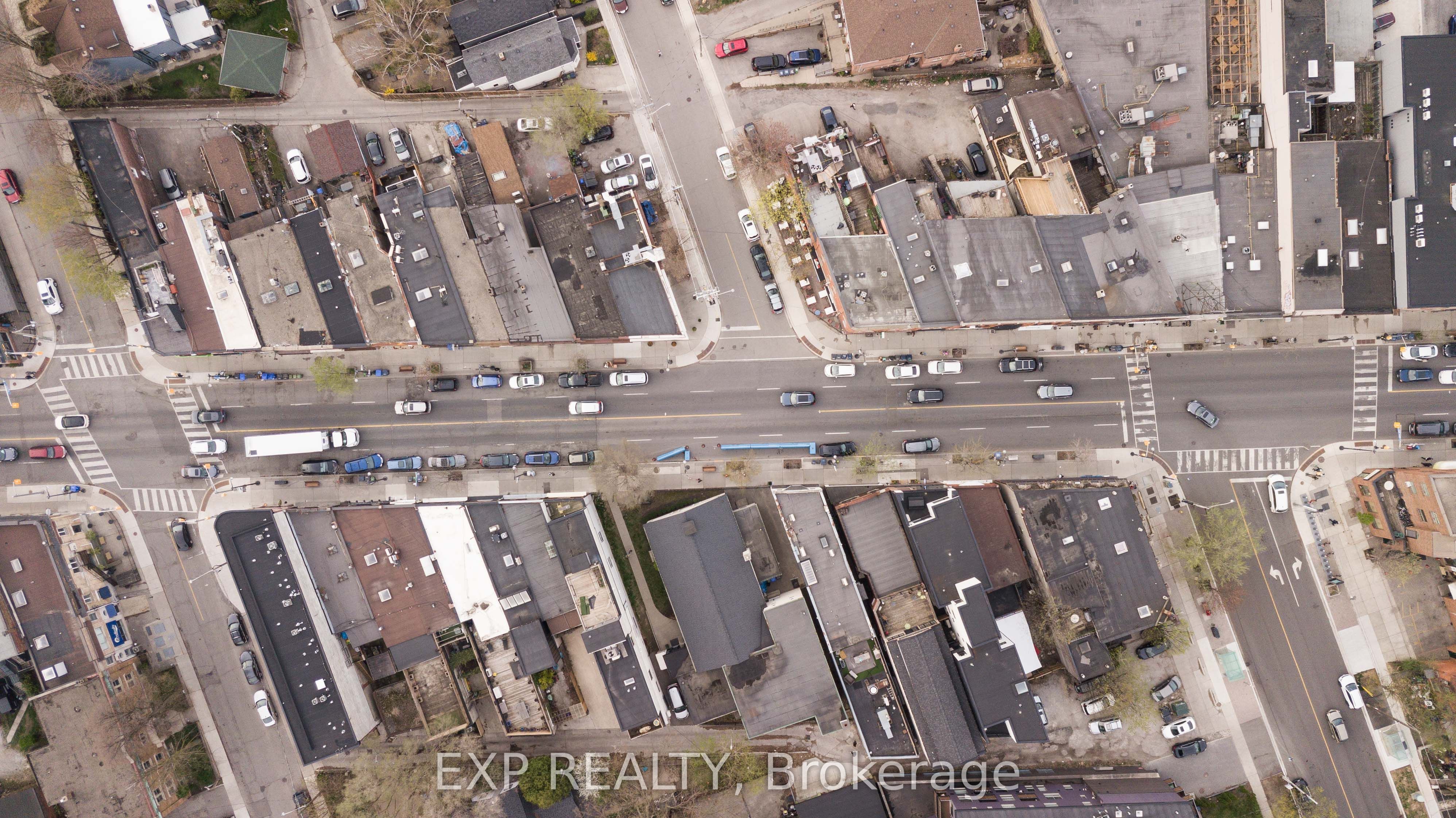 3052 Dundas Street Property Photo 4