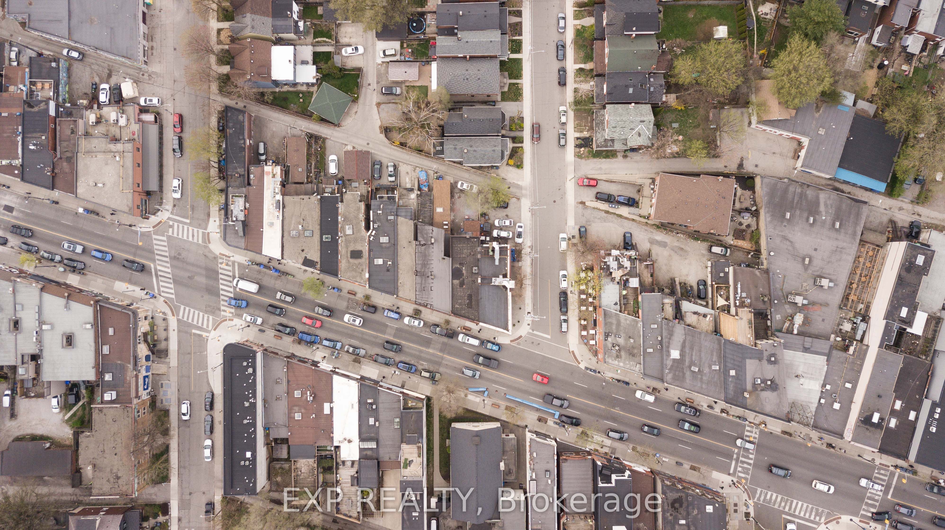3052 Dundas Street Property Photo 6