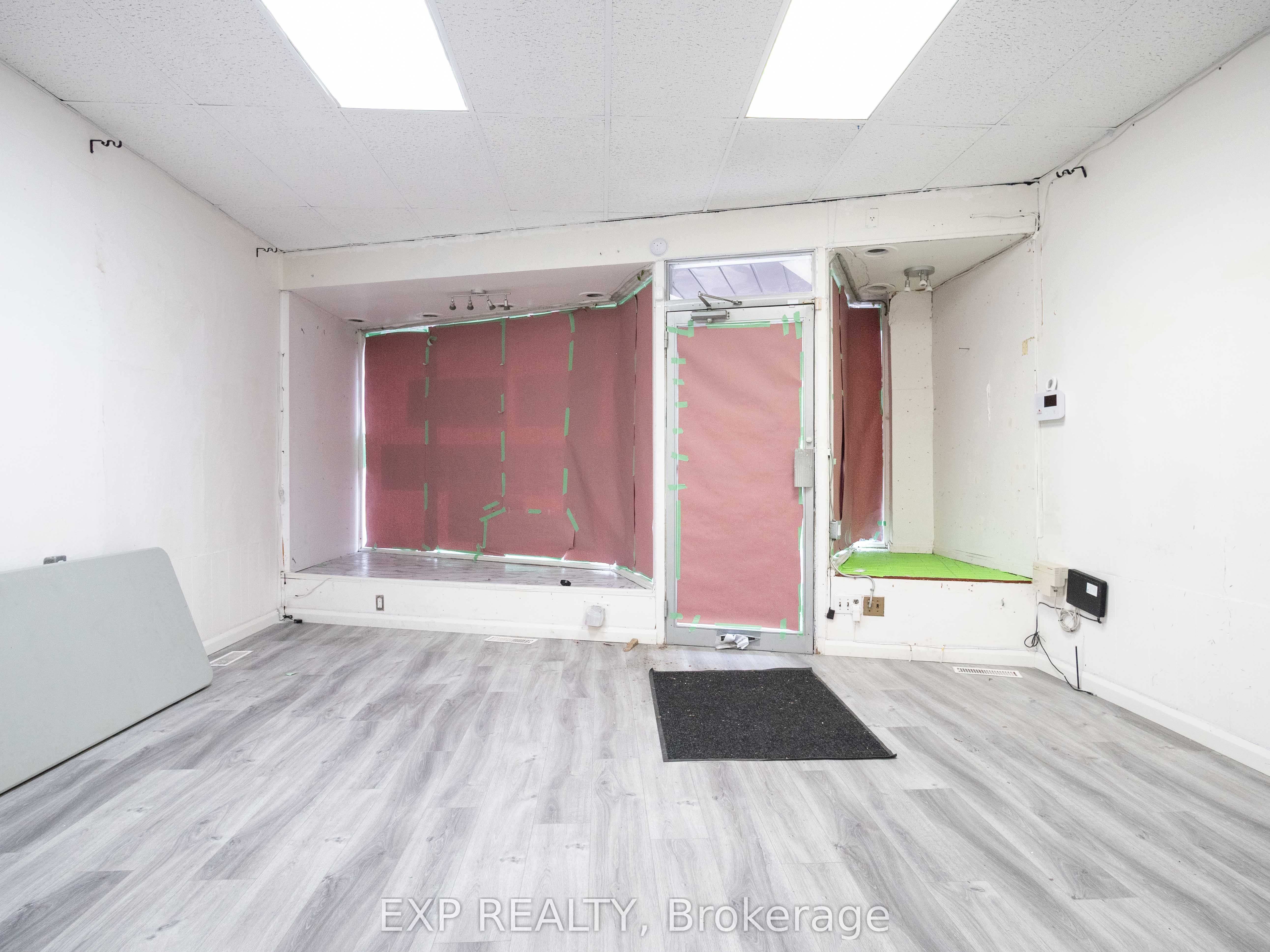 3052 Dundas Street Property Photo 11