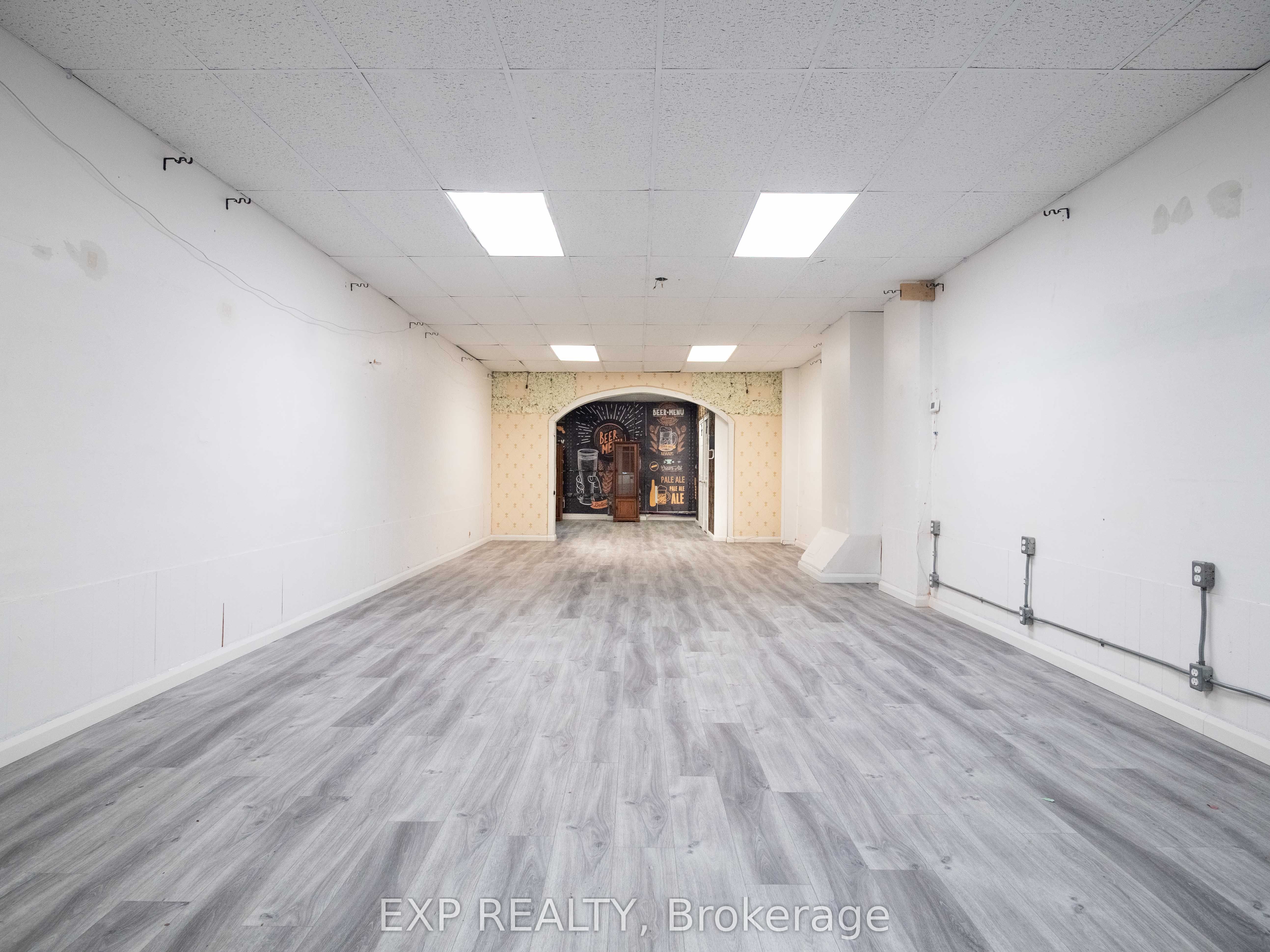 3052 Dundas Street Property Photo 13