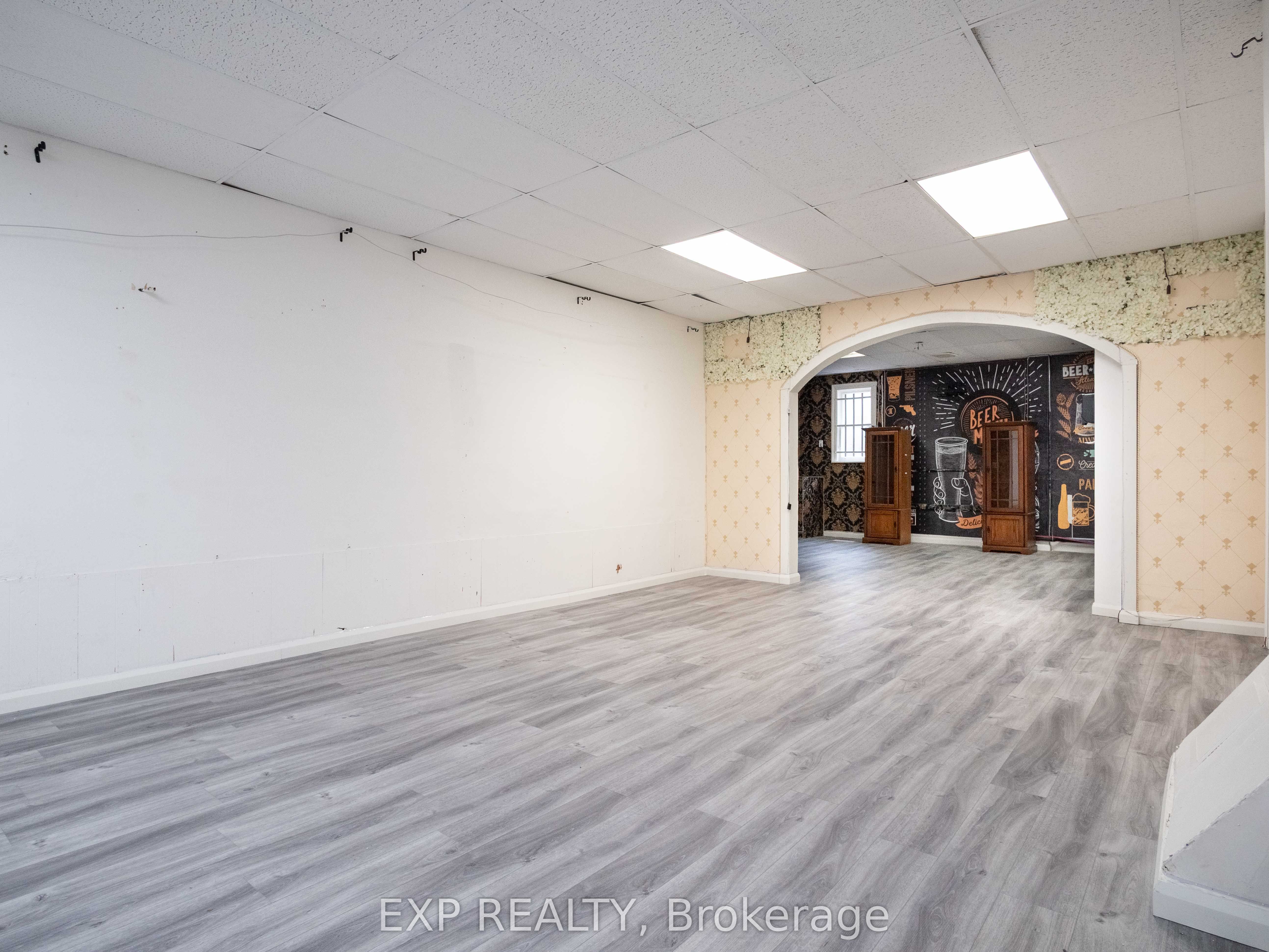 3052 Dundas Street Property Photo 15
