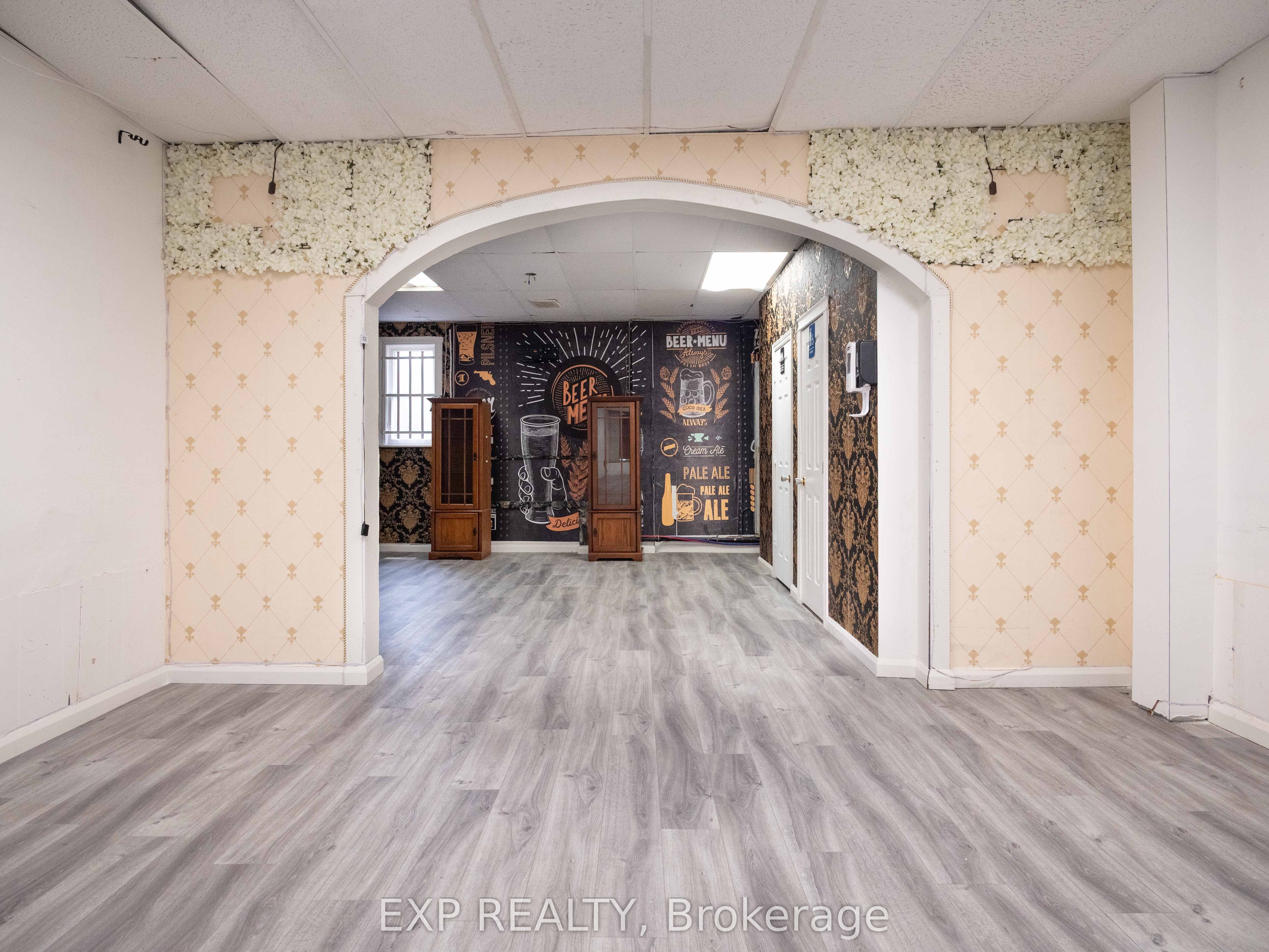 3052 Dundas Street Property Photo 16