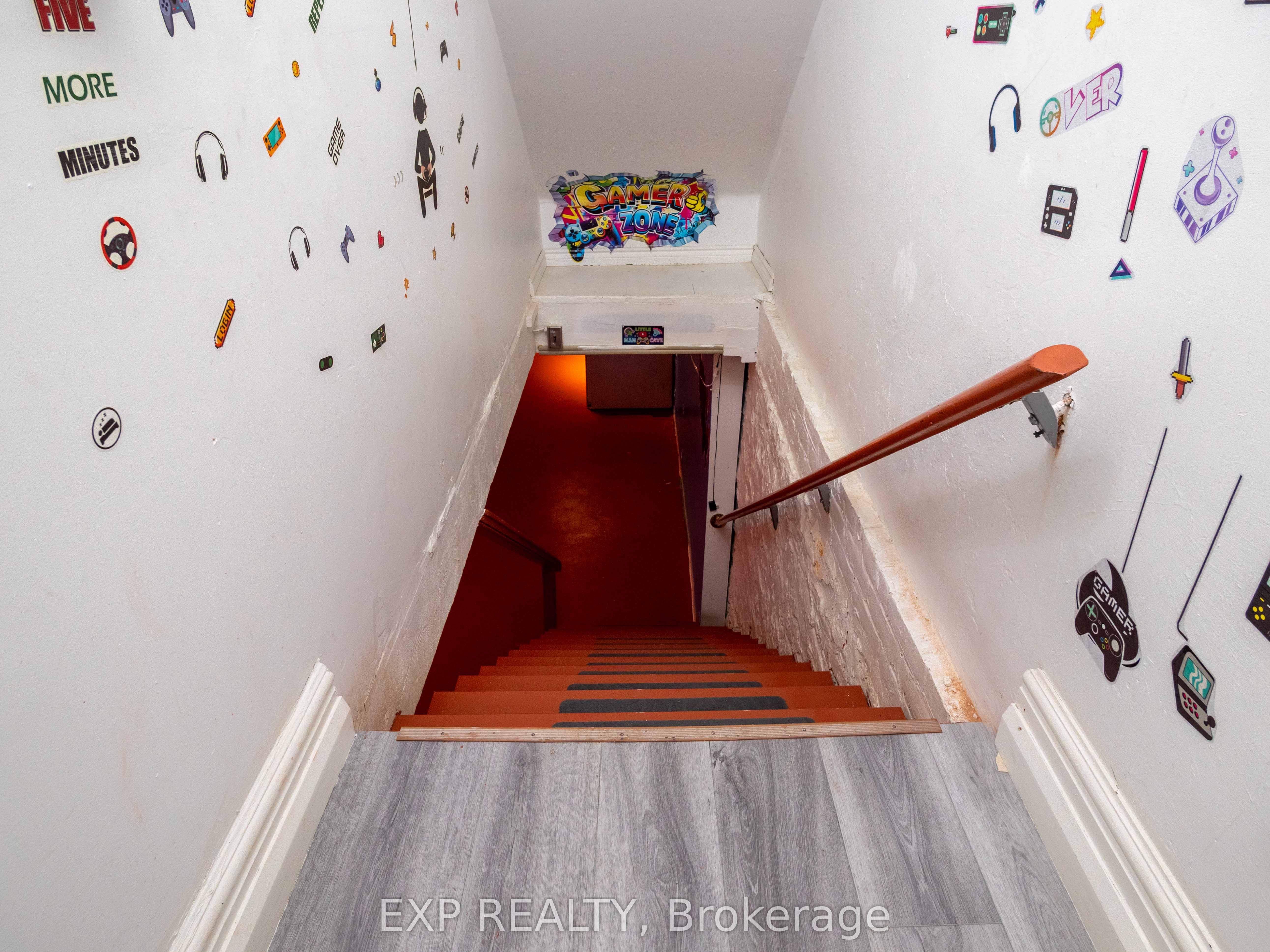 3052 Dundas Street Property Photo 22