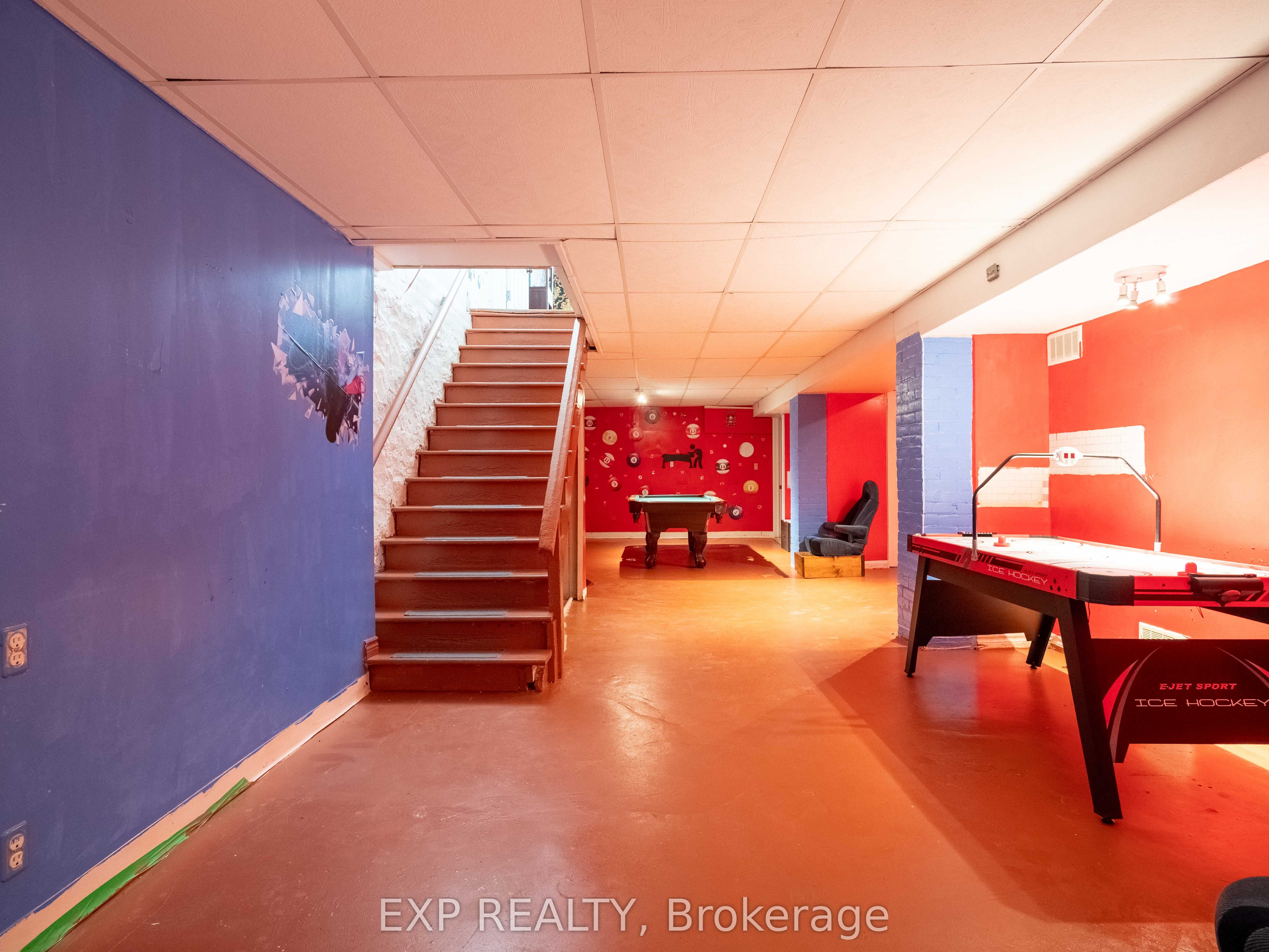 3052 Dundas Street Property Photo 23