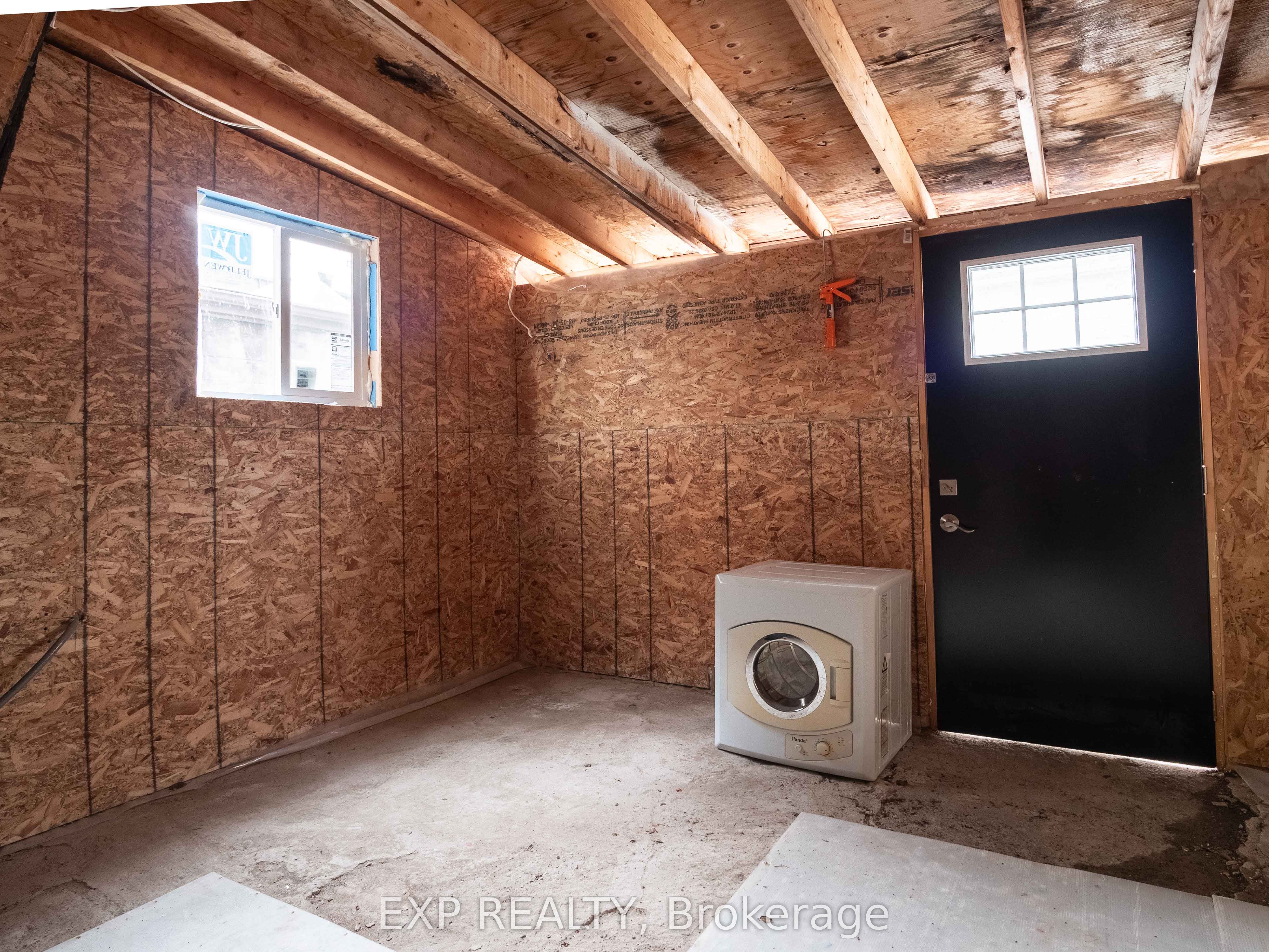 3052 Dundas Street Property Photo 25