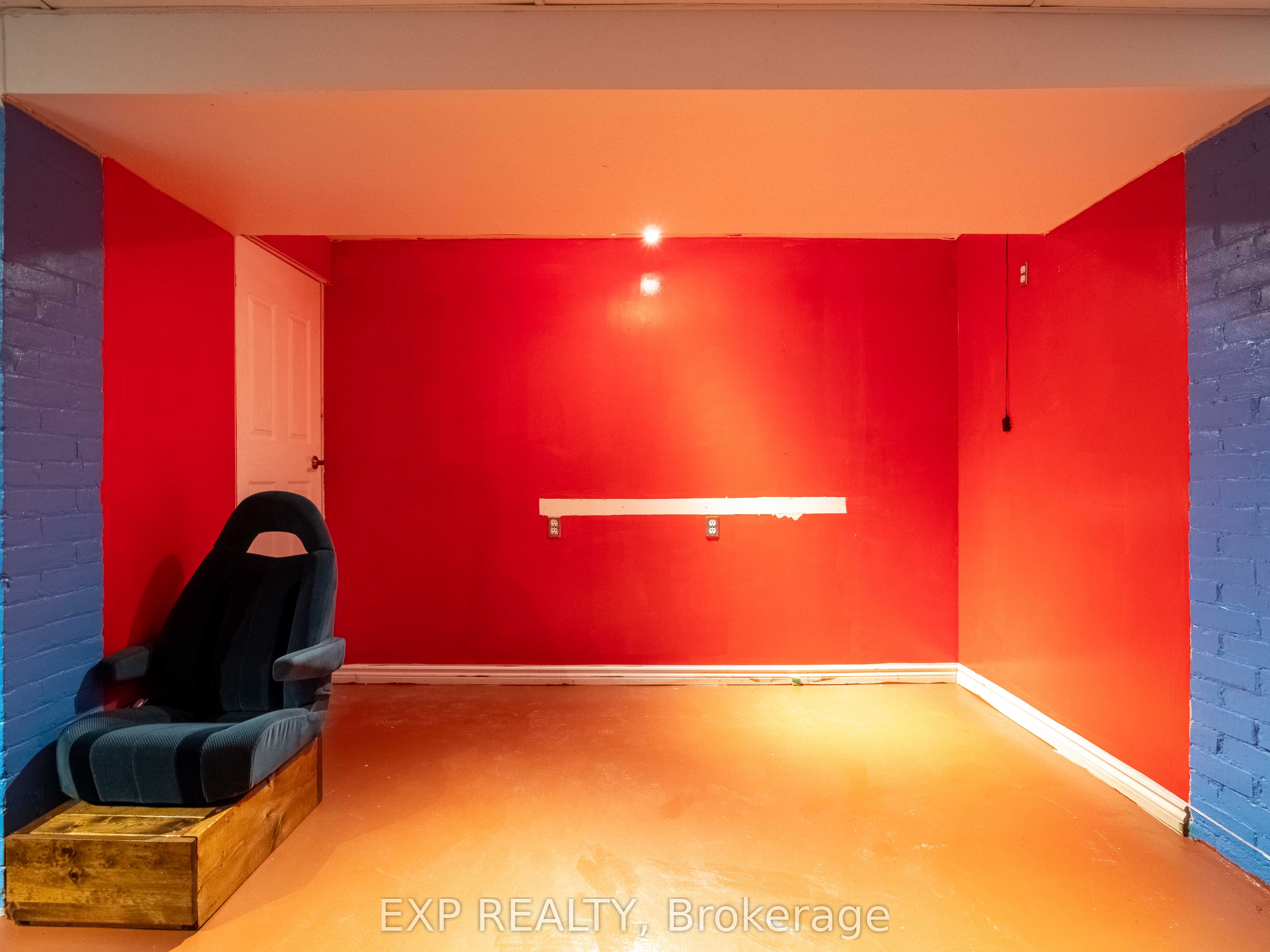 3052 Dundas Street Property Photo 30