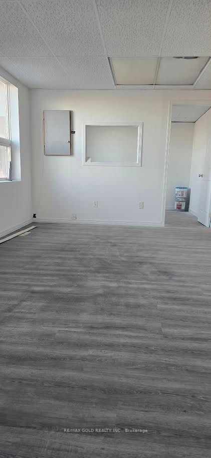#2nd Floor #201 - 105 Kennedy Road Property Photo 4