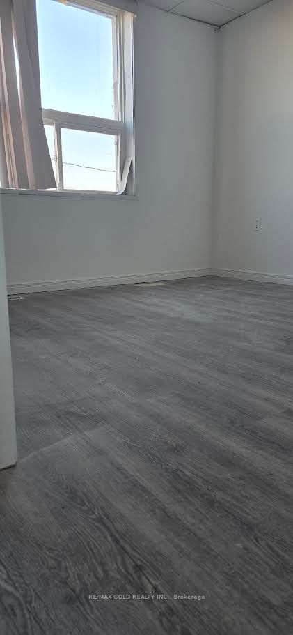 #2nd Floor #201 - 105 Kennedy Road Property Photo 5