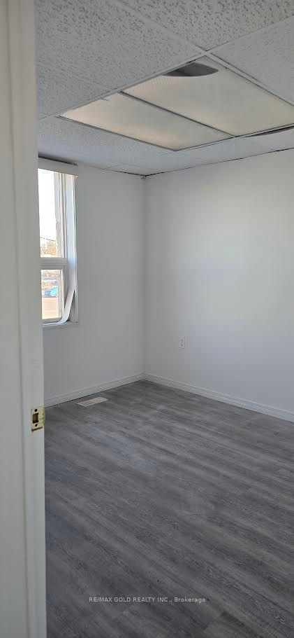 #2nd Floor #201 - 105 Kennedy Road Property Photo 7