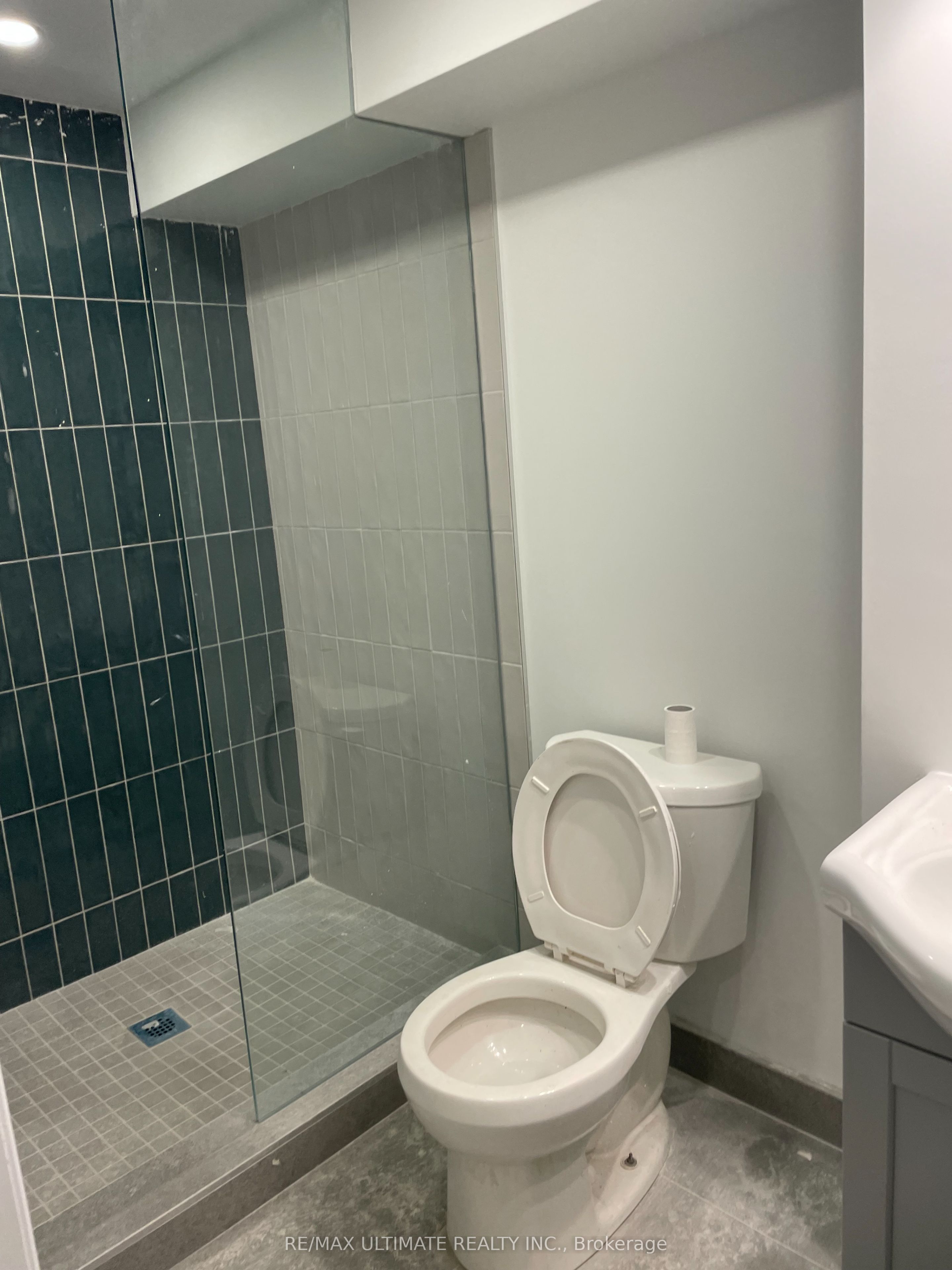 #store - 140 Rogers Road Property Photo 9