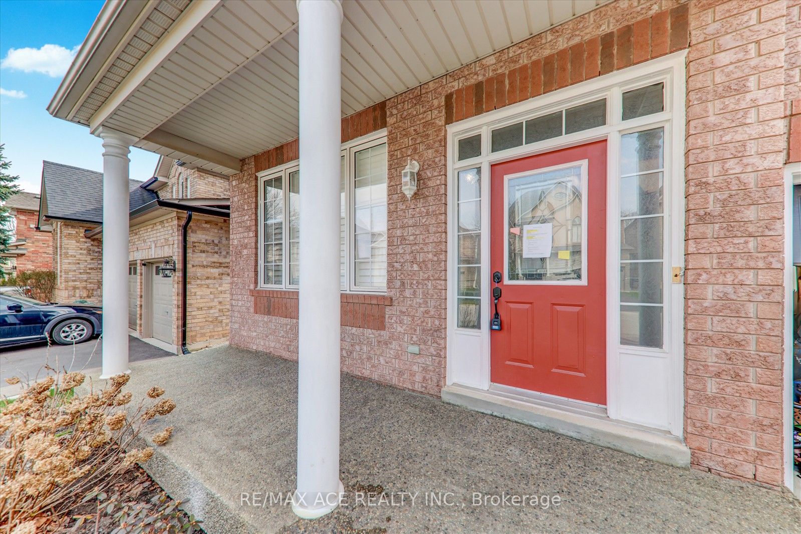 2128 Blackforest Crescent Property Photo 5