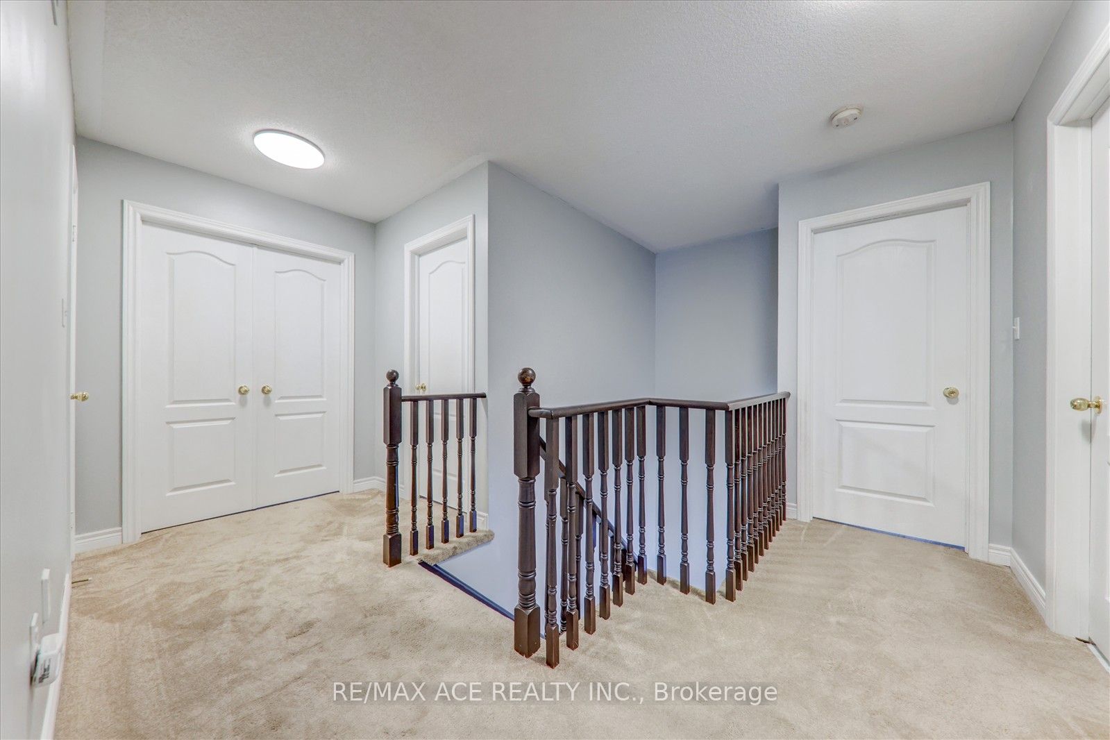 2128 Blackforest Crescent Property Photo 16