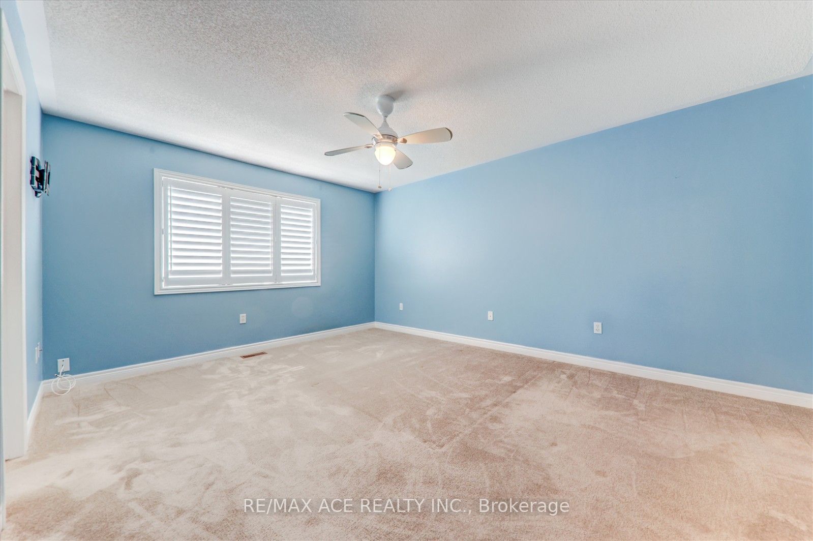 2128 Blackforest Crescent Property Photo 17