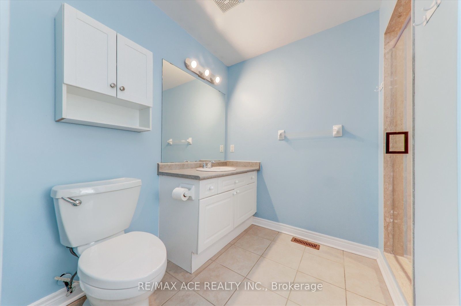 2128 Blackforest Crescent Property Photo 20