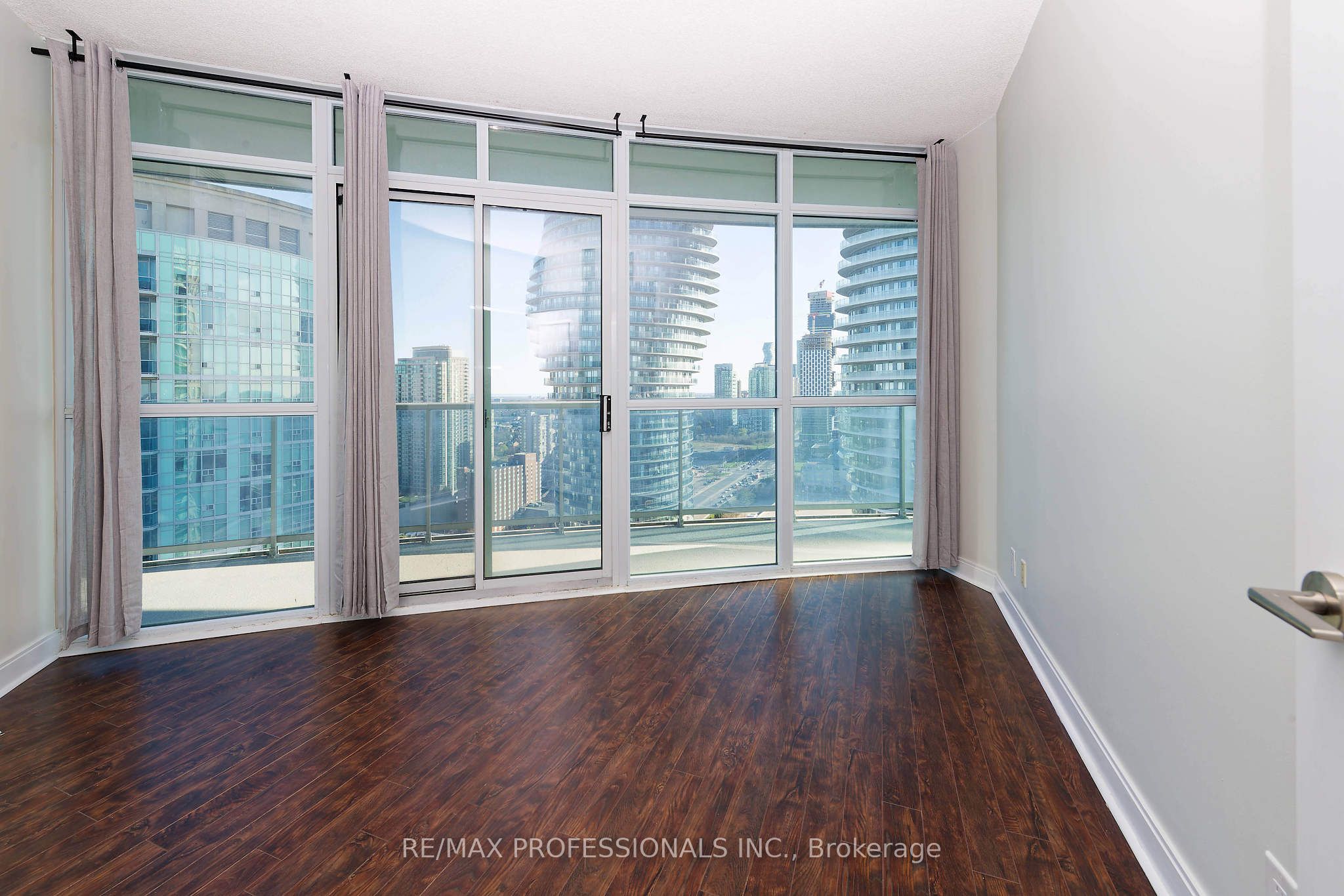 80 Absolute Avenue 2806 Property Photo 14