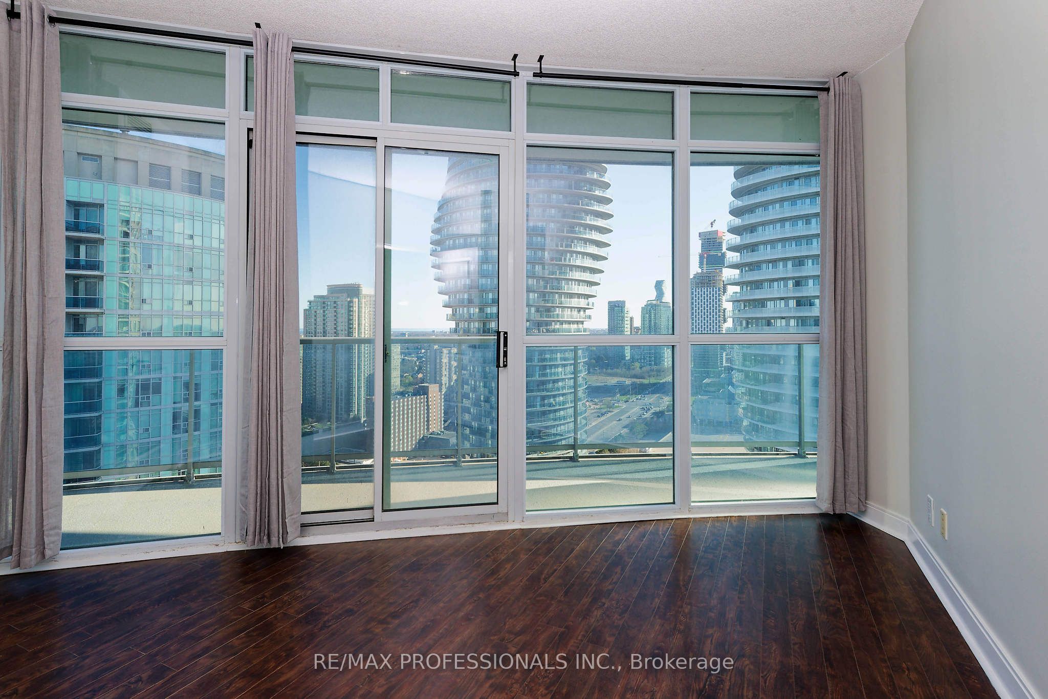 80 Absolute Avenue 2806 Property Photo 15