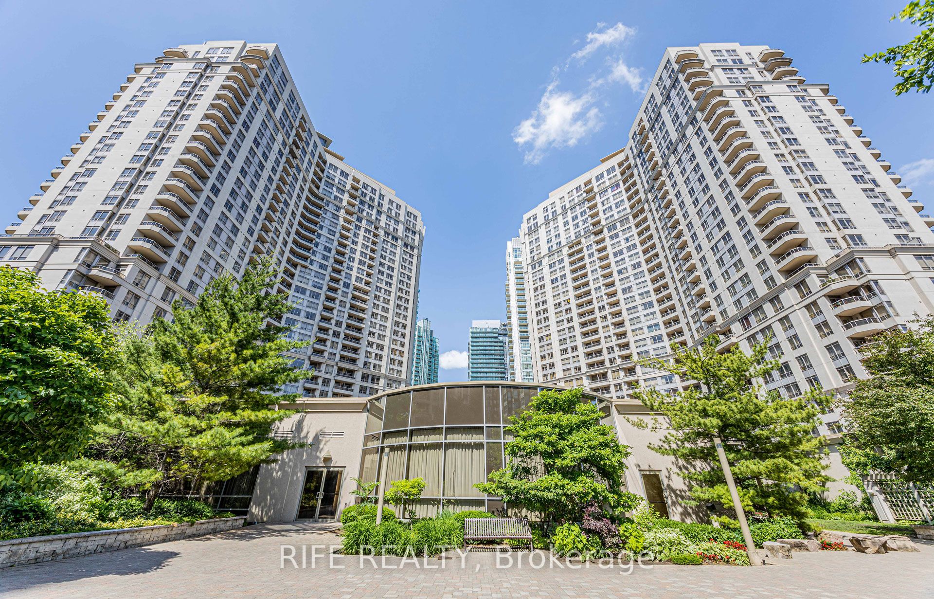 3880 Duke Of York Boulevard Gph10 Property Photo 4