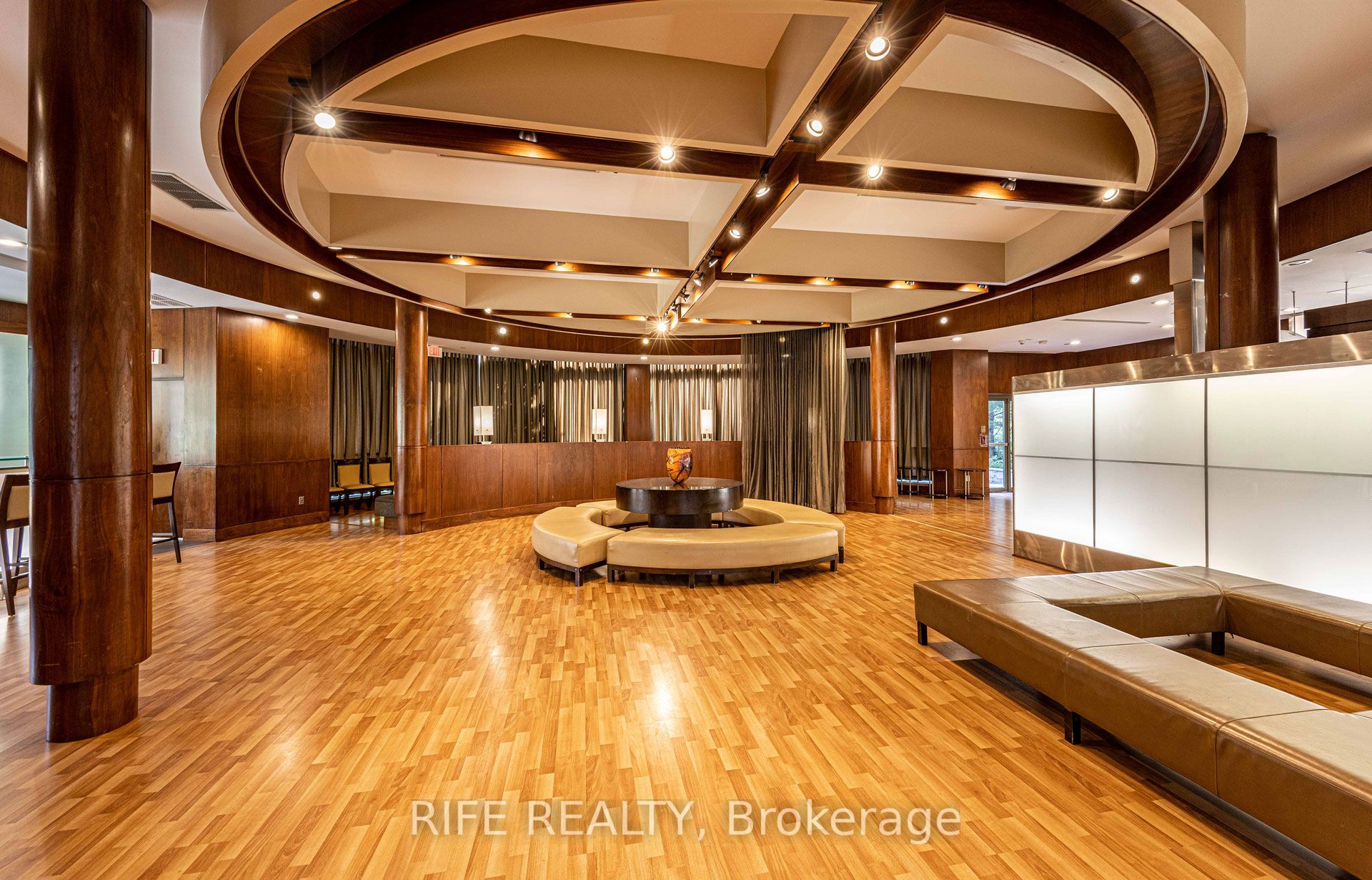 3880 Duke Of York Boulevard Gph10 Property Photo 28