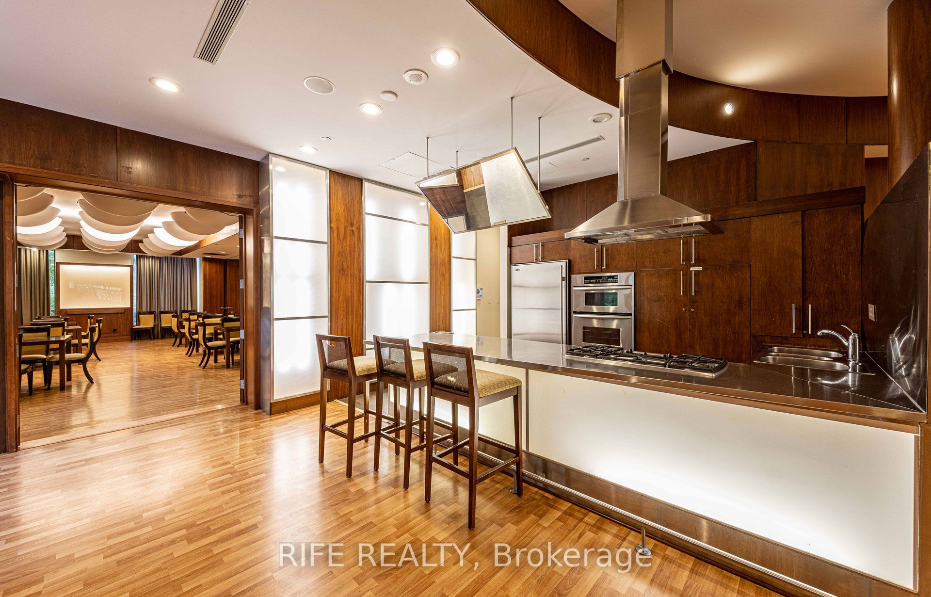 3880 Duke Of York Boulevard Gph10 Property Photo 29