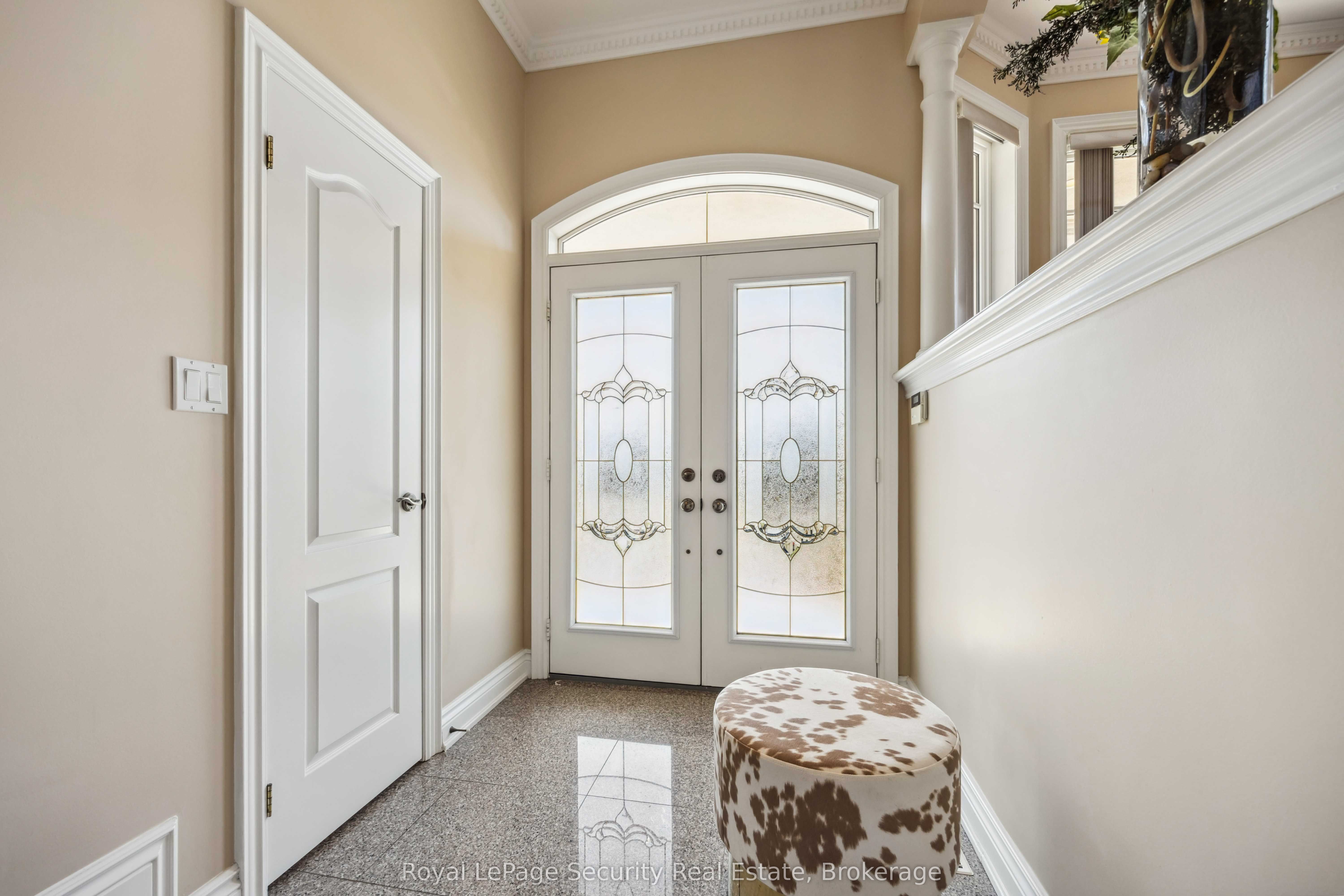 1006 Briar Hill Avenue Property Photo 3