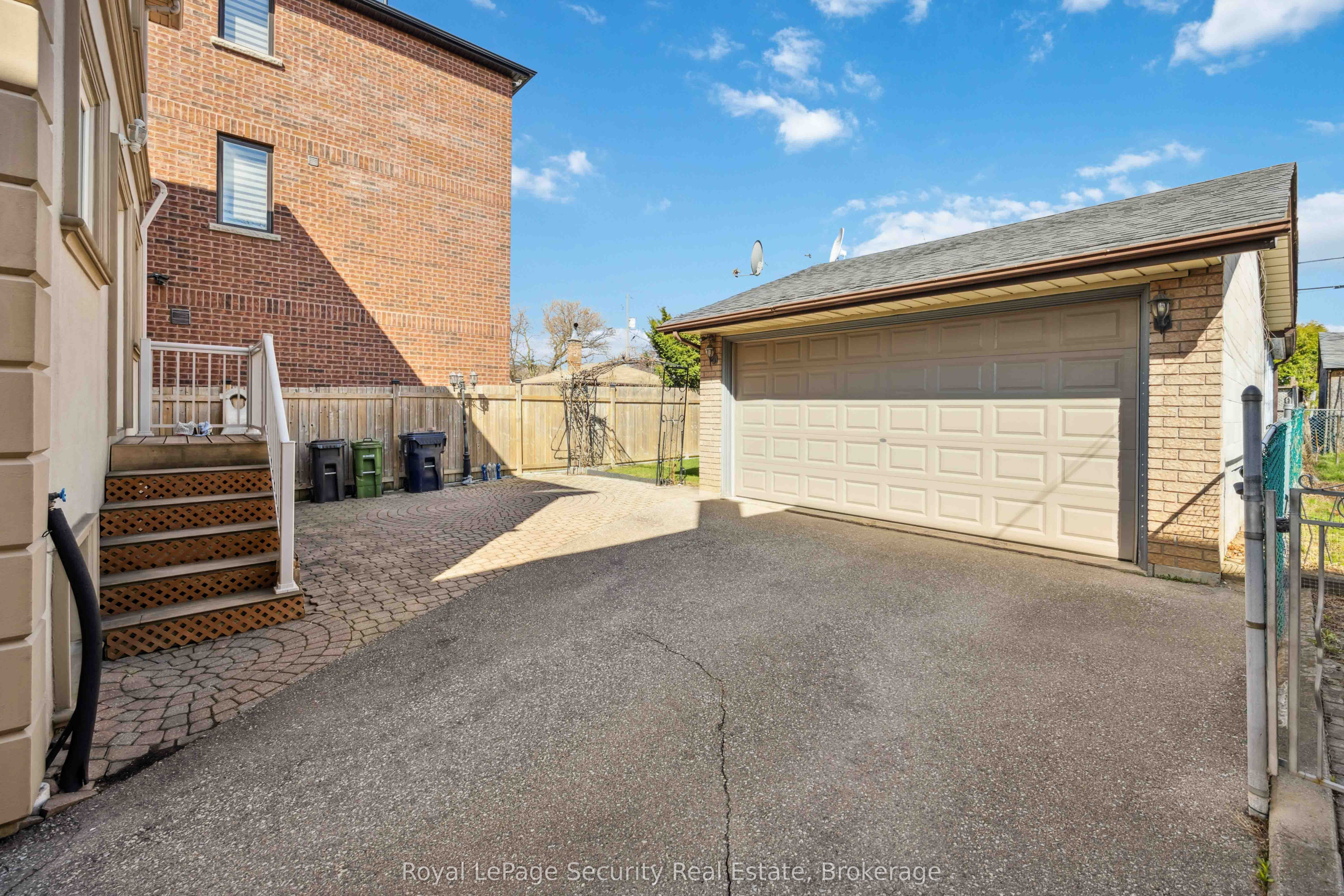 1006 Briar Hill Avenue Property Photo 36