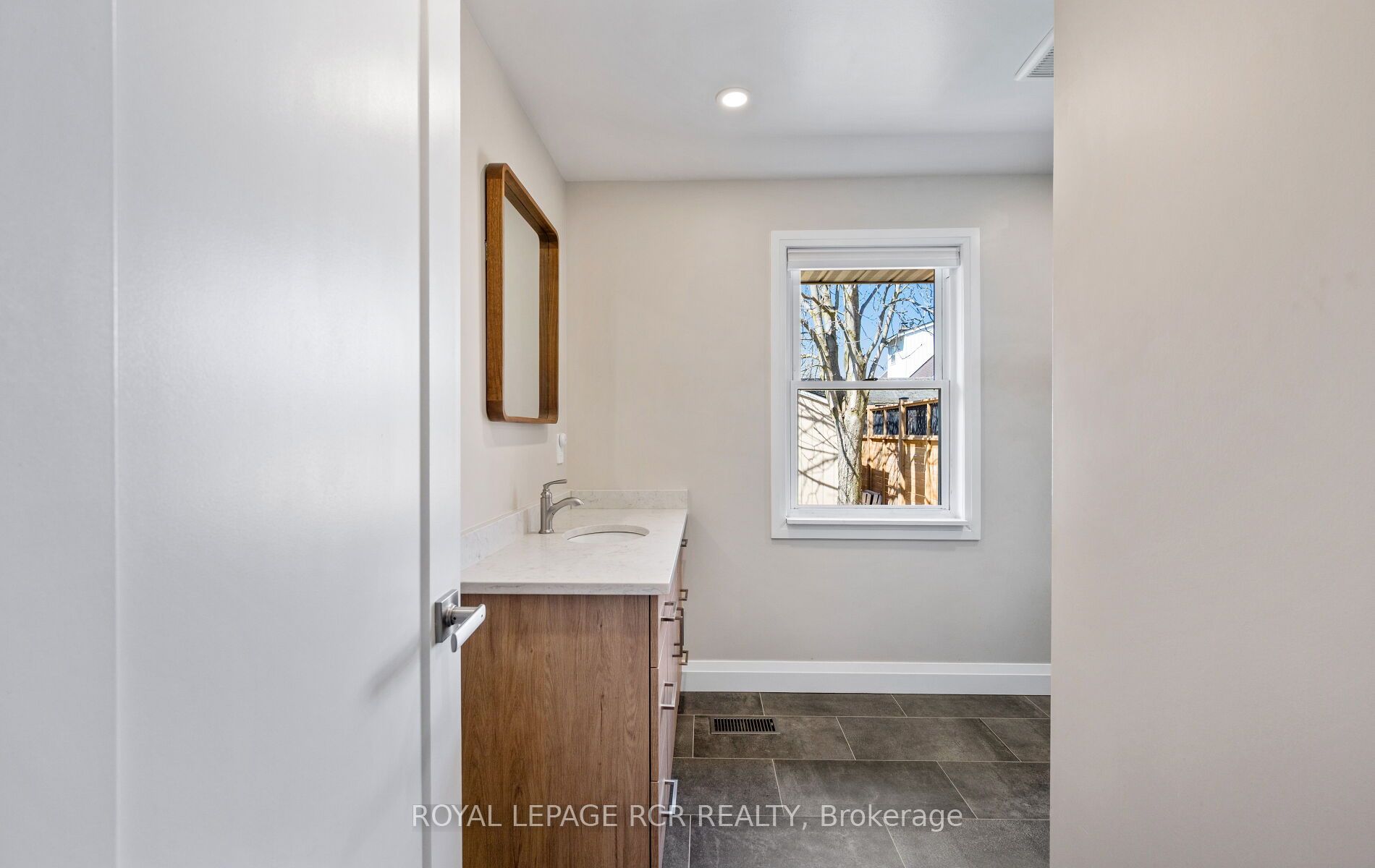 10 Faulkner Street Property Photo 25