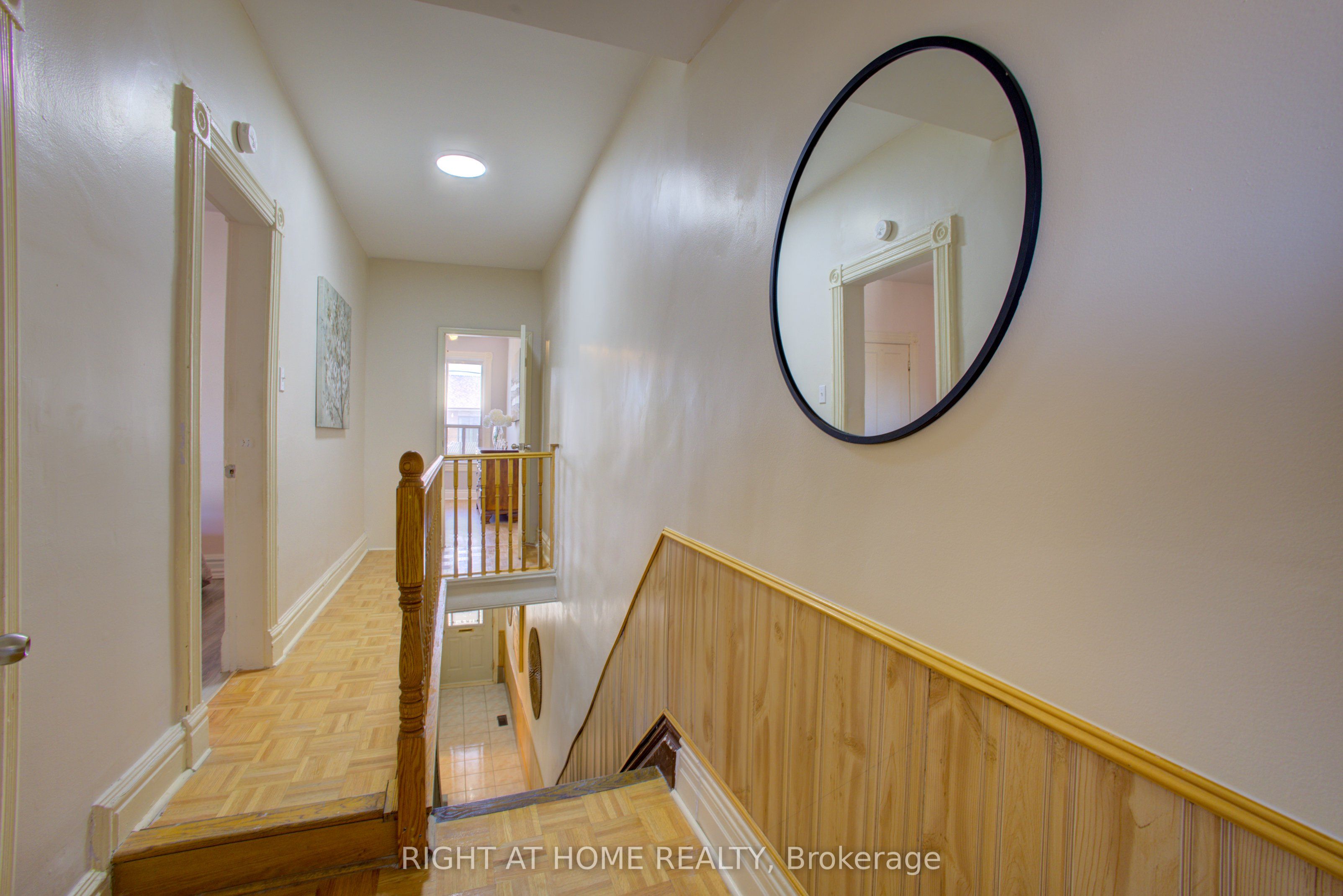 82 E Uxbridge Avenue E Property Photo 19