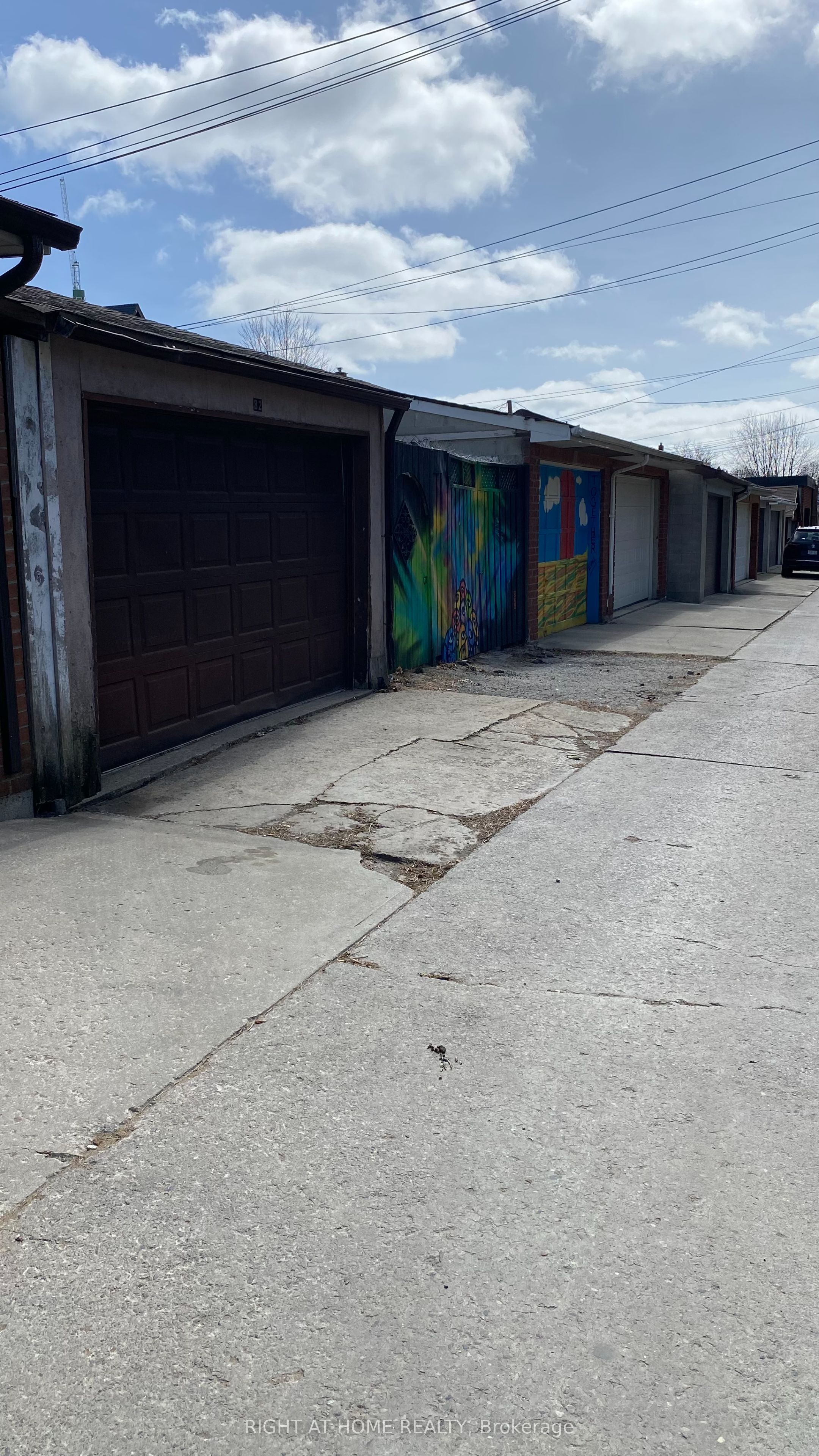 82 E Uxbridge Avenue E Property Photo 27