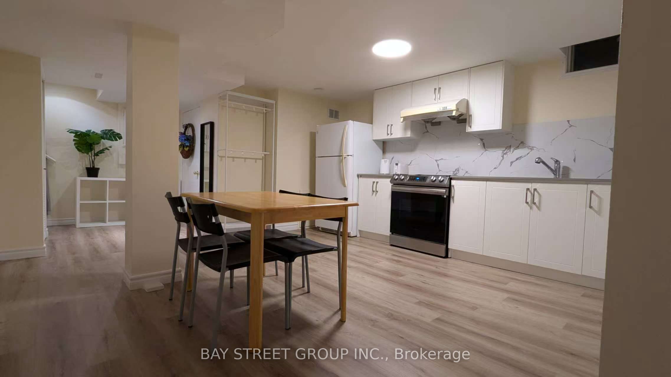 141 Surbray Grove Bsmt Property Photo 6
