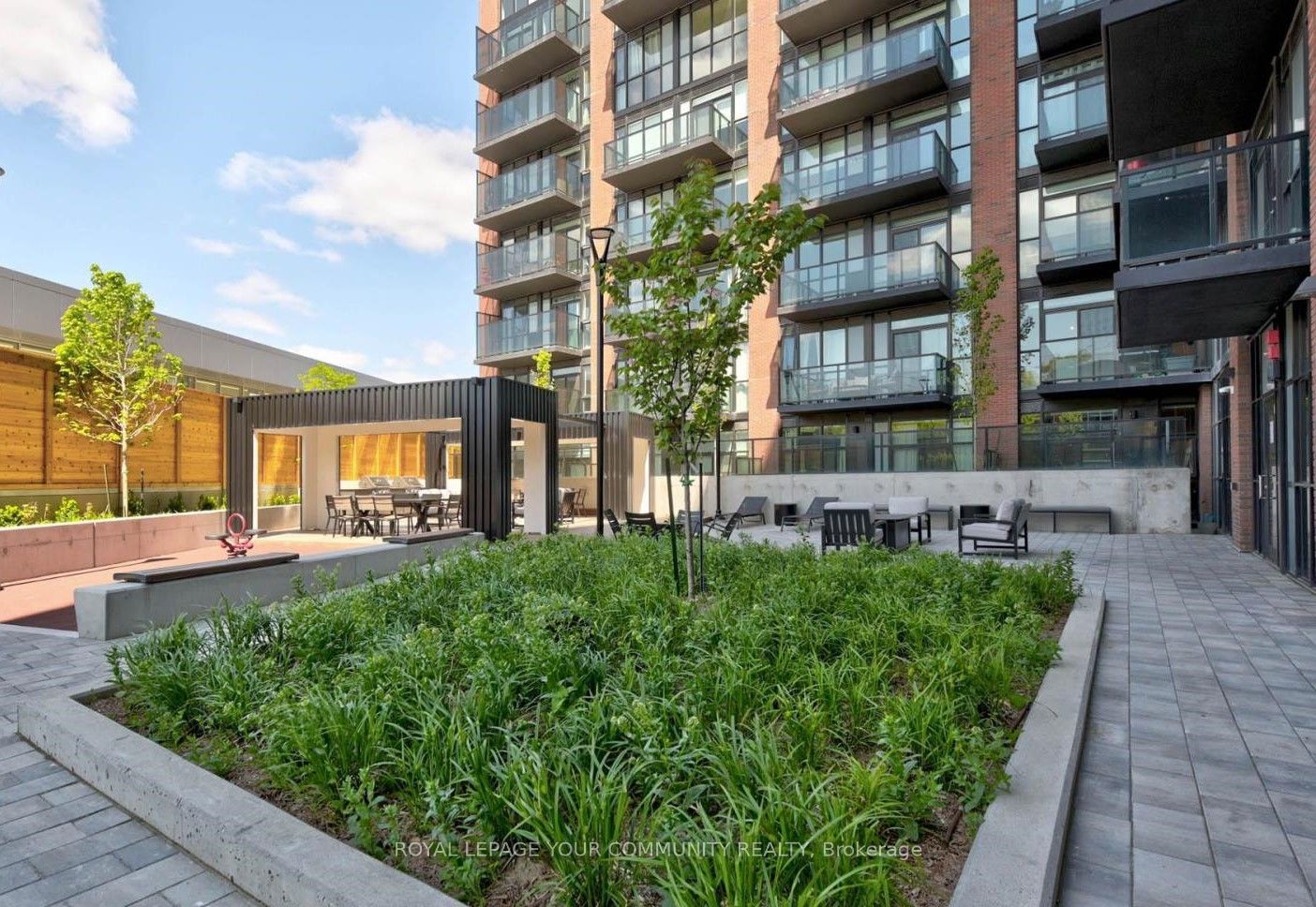 #805 - 2300 St Clair Avenue Property Photo 4